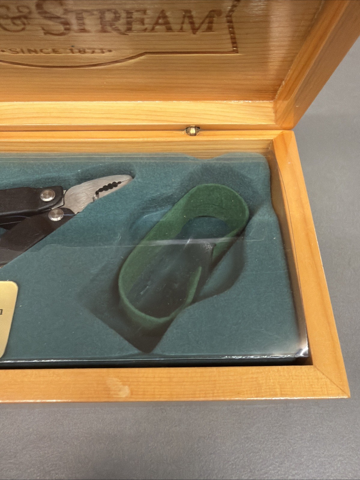 Field & Stream Multi Tool 10 Function In Wooden Box Bt17