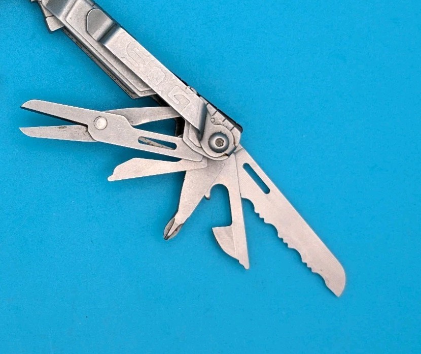 SOG PowerPint Tool Compact Lightweight Silver Multi-Tool!
