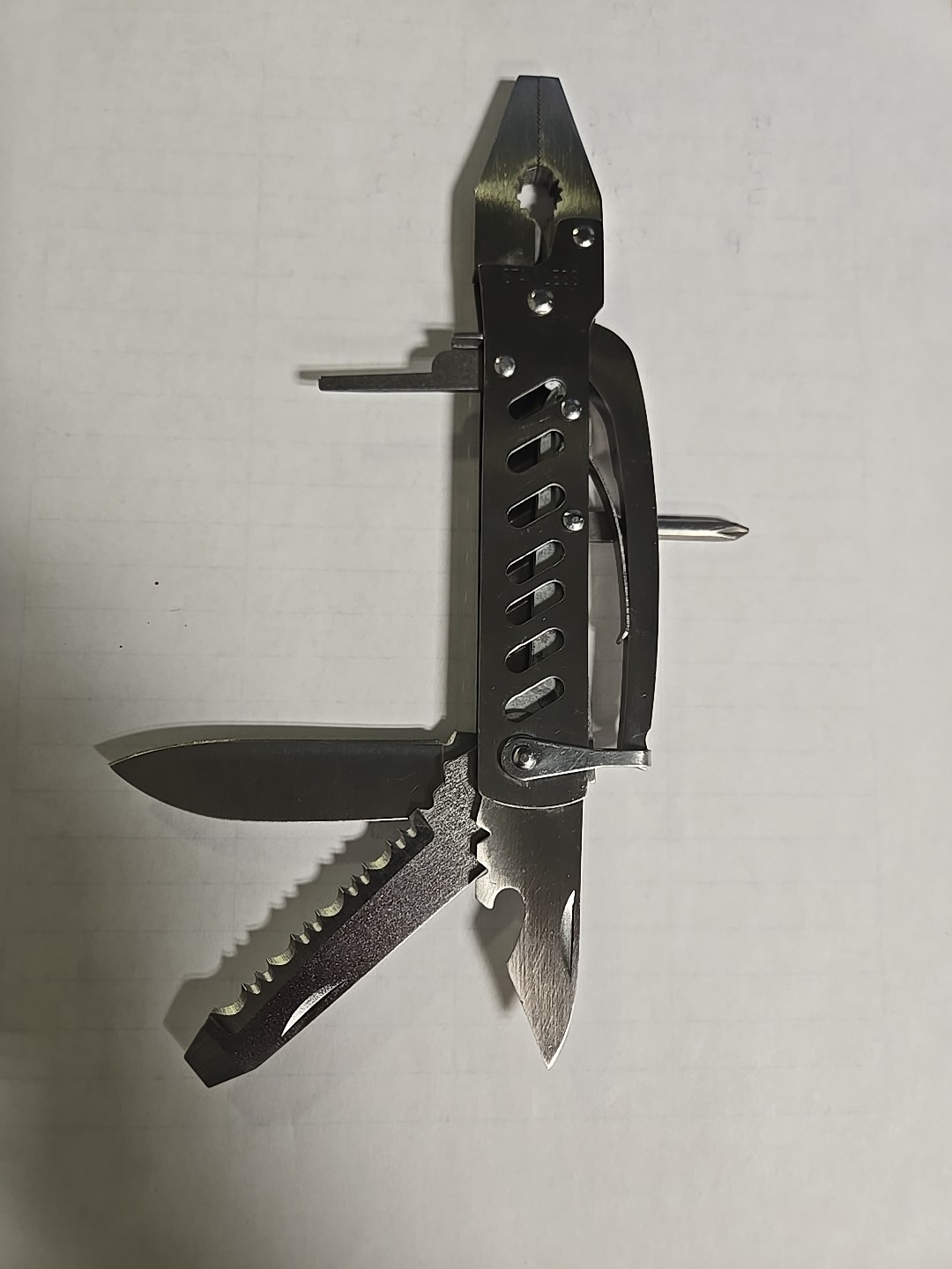 8 in 1 Stainless Steel Folding Multi Tool Pliers Knife Saw Used