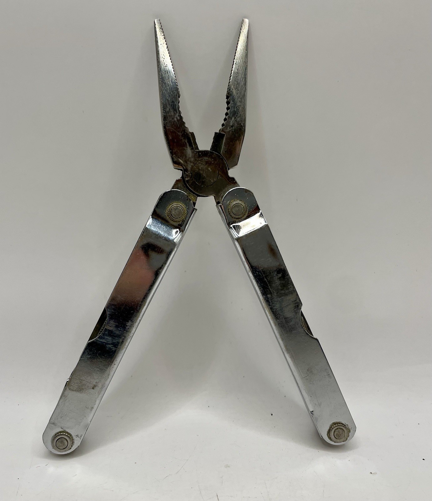 MULTI-TOOL UNbranded Leatherman Style Pliers Knife File 8 Tools Shealth