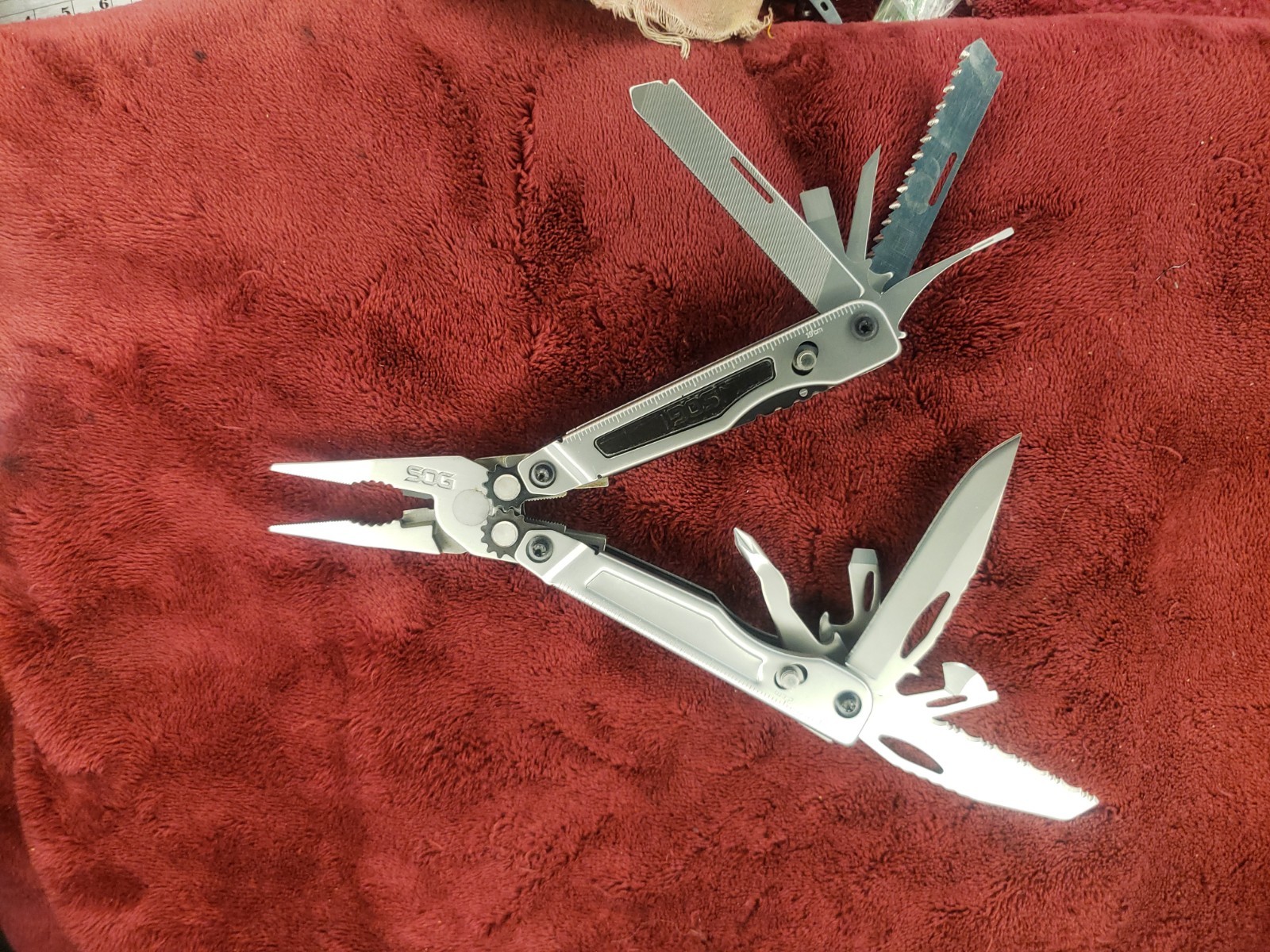 Retired SOG PowerPlay Knife Pliers Multi Tool