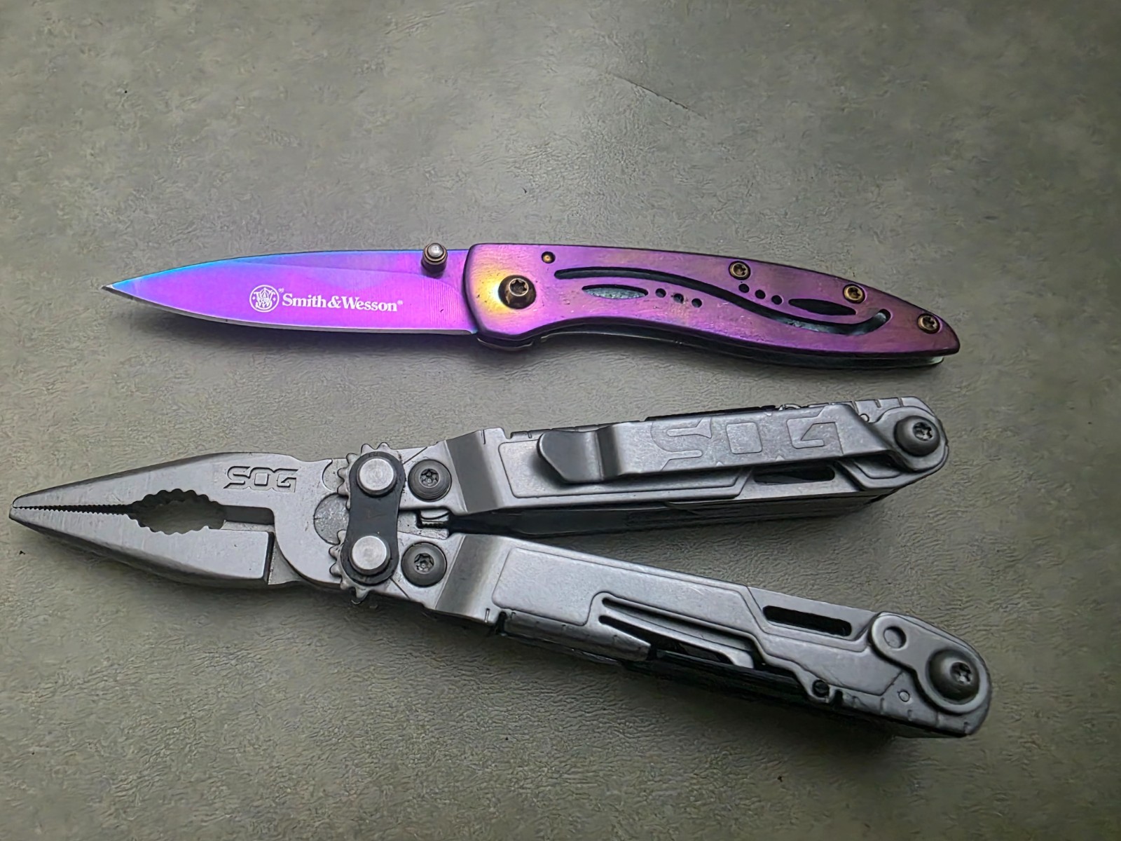 SOG PowerPint Tool Compact Lightweight Silver Multi-Tool! + S&W Rainbow Knife
