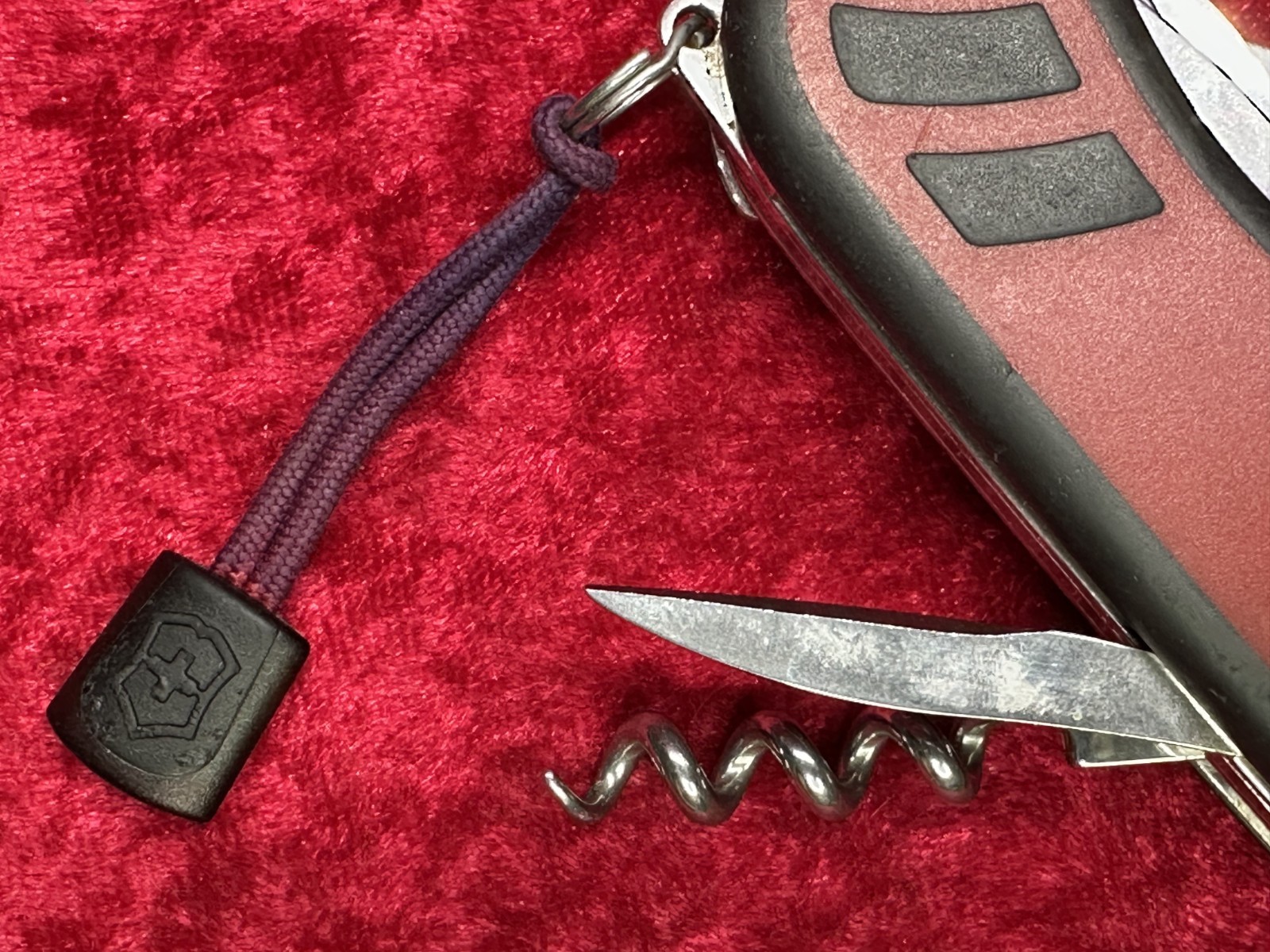 Victorinox Dual Pro Red/Black Large Swiss Army Knife 111mm 3 Layer 8 Tool (646)