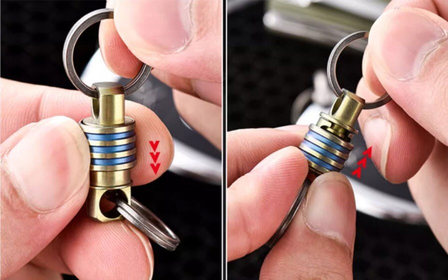 360 Degree Rotation Titanium Alloy Gimbal Keychain w/ Ring Car Keychain EDC Tool
