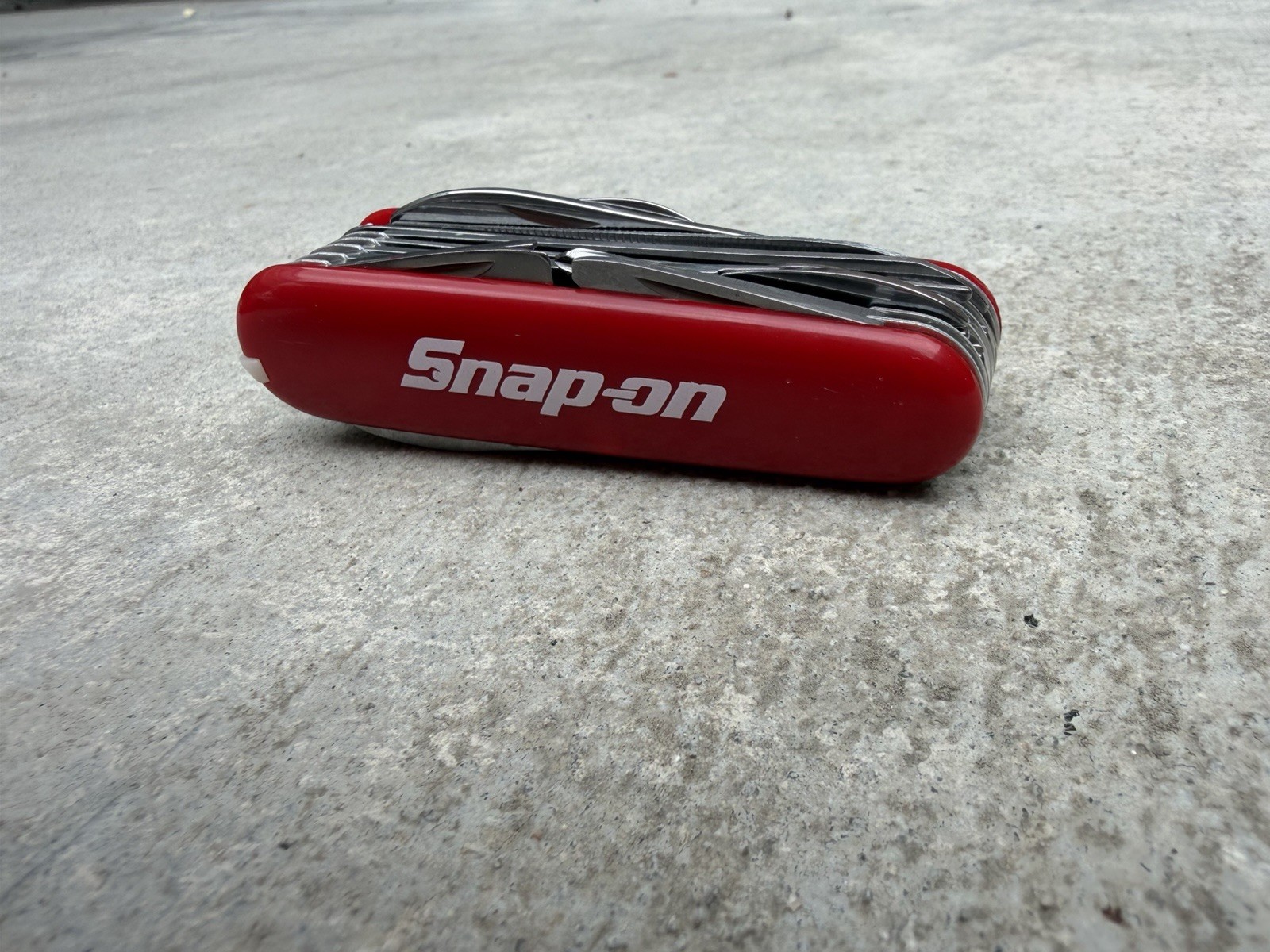 Snap On Tools Swiss Army Tool 25-in-1 Pocket Rescue Multi Tool Snap-On Racing