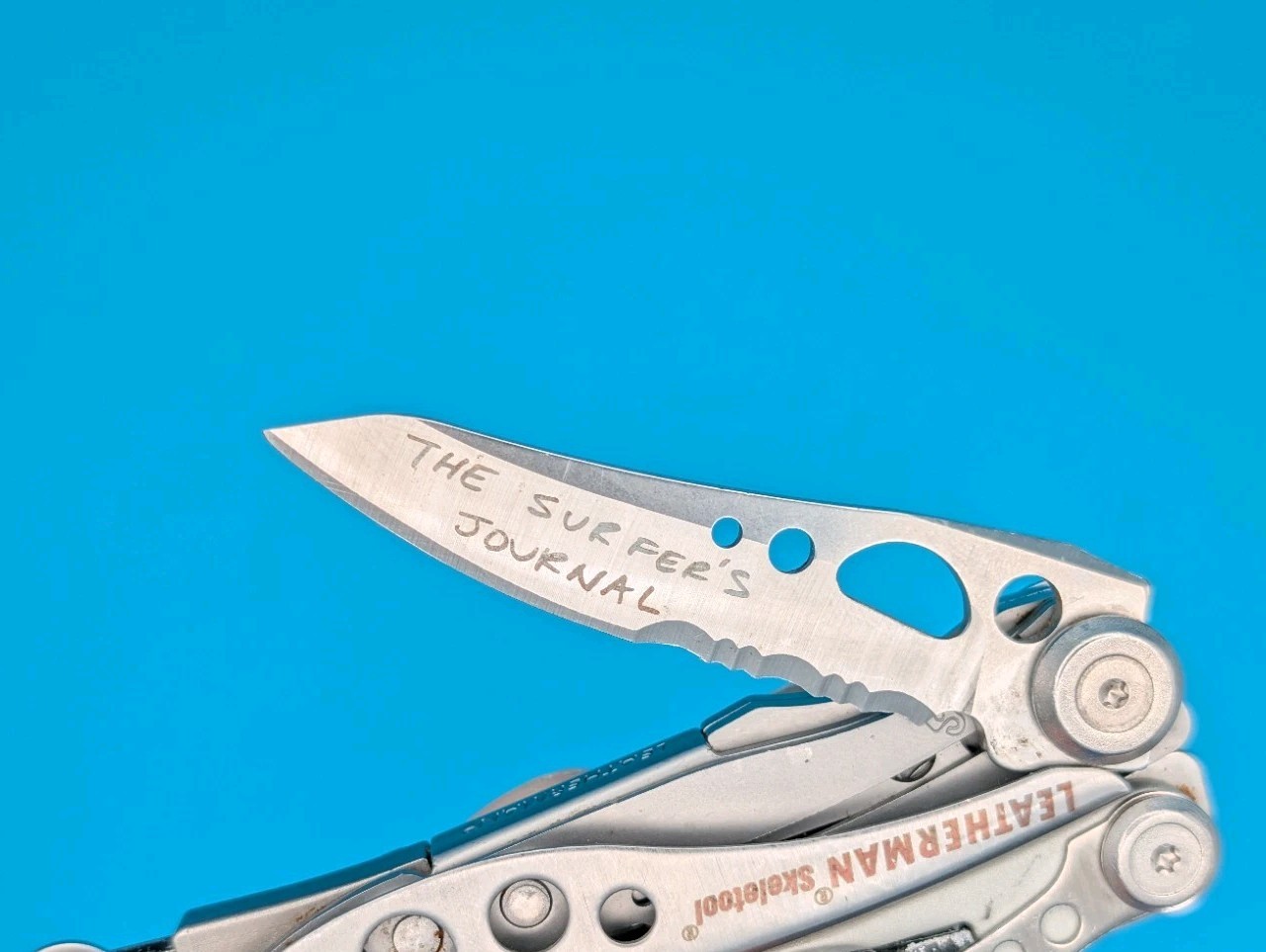 LEATHERMAN Skeletool Multi Tool – Combo Edge Blade Knife Pliers Carabiner!!!