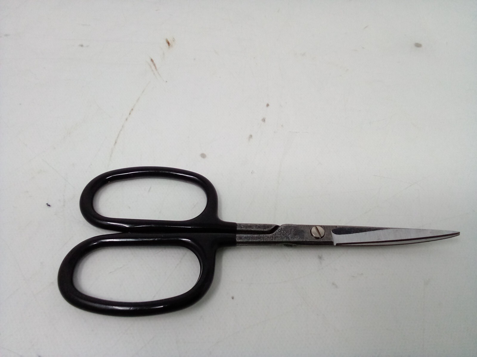 Klein Tools 546C Rubber Flashing Scissor w/Curved Blade 5-1/2″