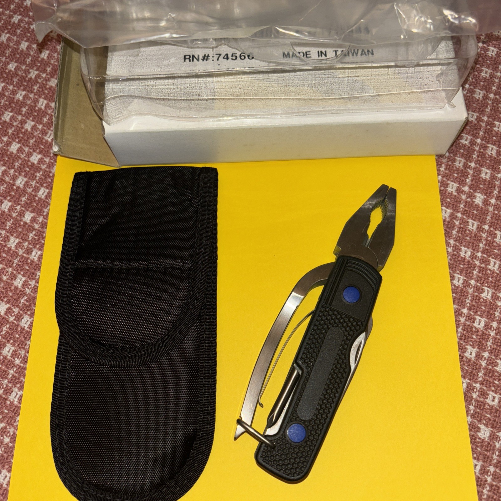 VINTAGE NOS Pocket Multi Tool w/ Four 2 1/2″ Blades, Screwdriver, Pliers