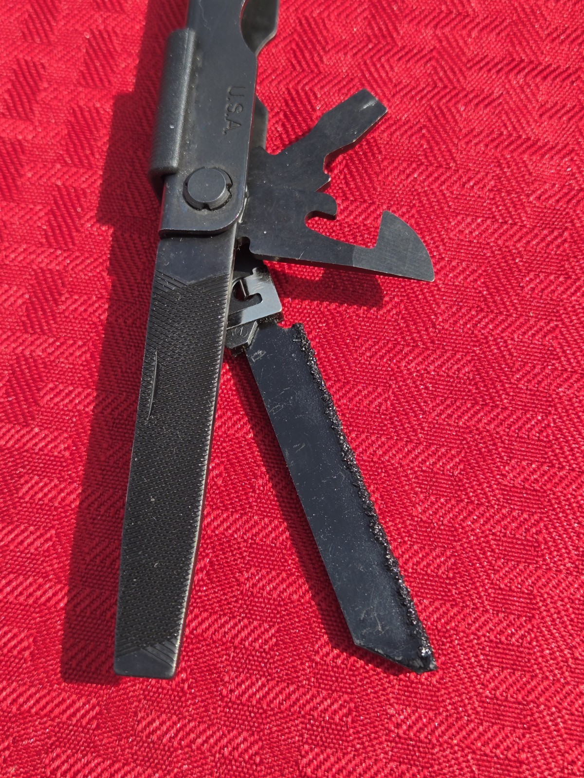 GERBER DET Needle Nose Multi-Plier MP600 Black w/RemGrit Explosive Punch Crimper