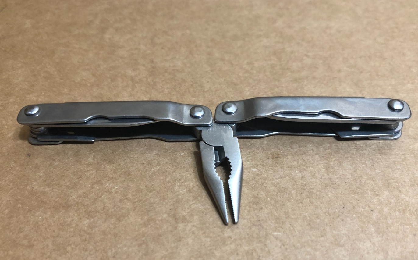 2.5″ Stainless Steel Pocket Multitool 6 in 1, Pliers, Knife, & More**