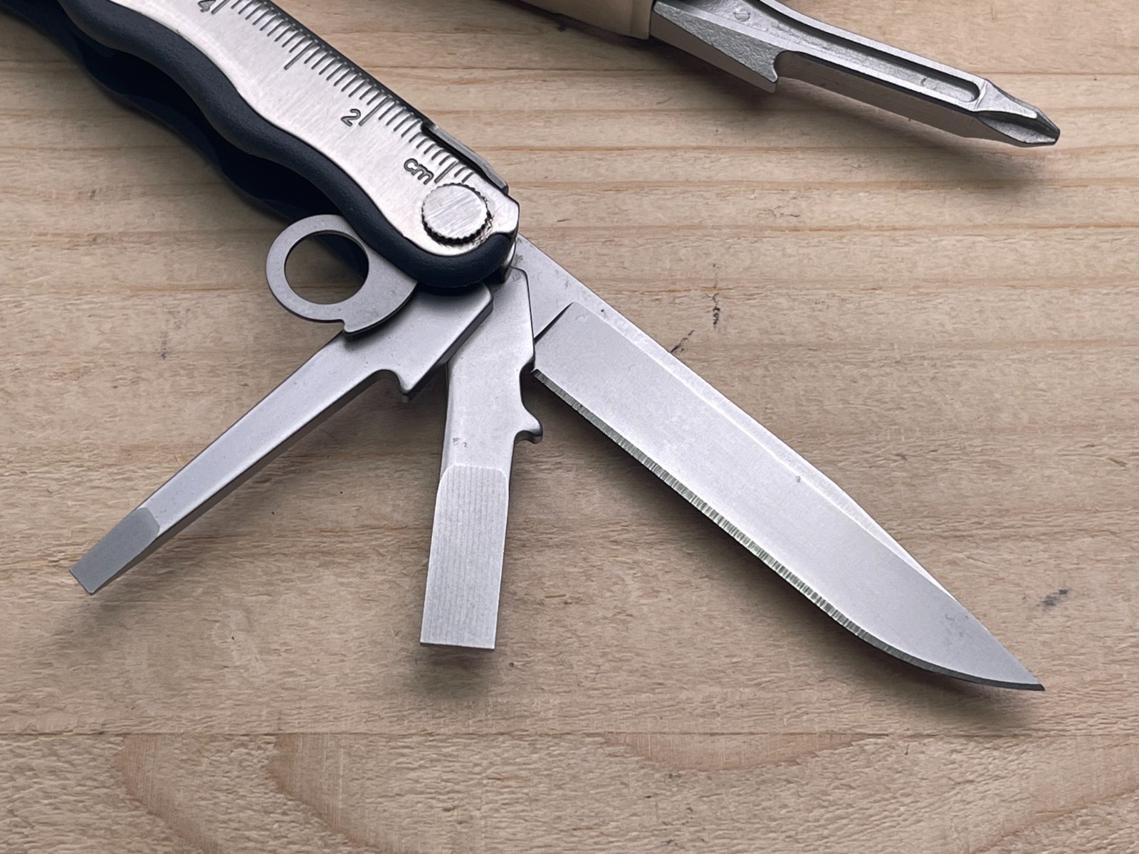Leatherman Kick Multi-tool Knife with Nylon Sheath 10/09