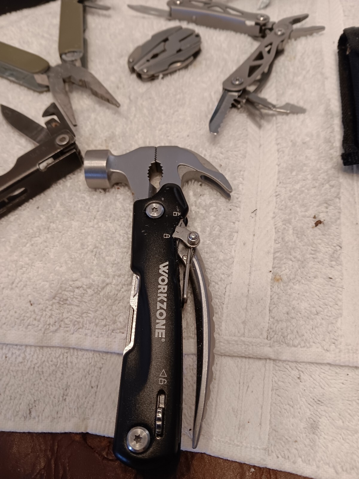 Work Zone Multitool And 6 Other Multiple Utility Tools .7 Total Tools