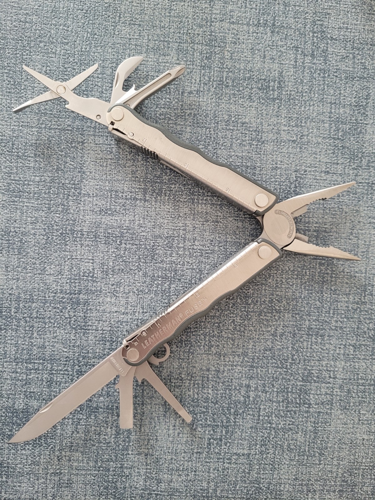 NOS Retired Leatherman Fuse Multi-Tool knife With Sheath NEVER USED!