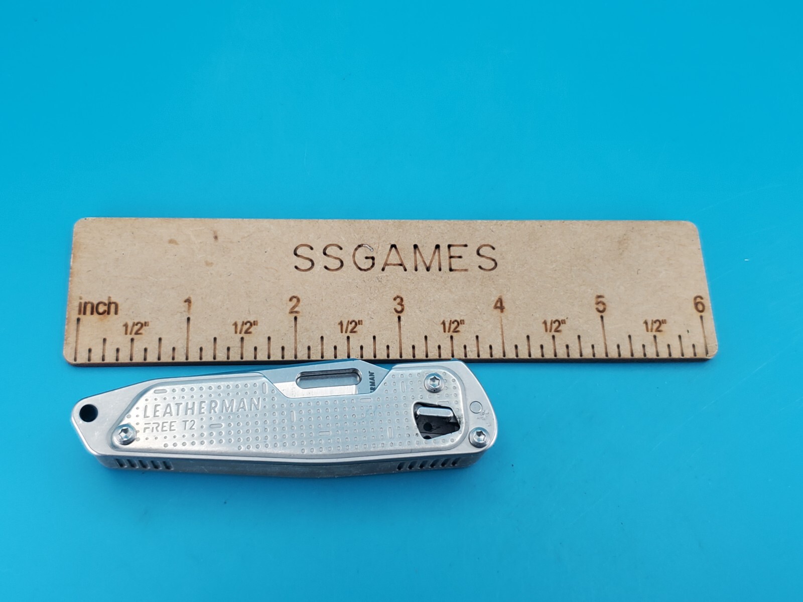 Leatherman FREE T2 Pocket Knife Multi-tool!