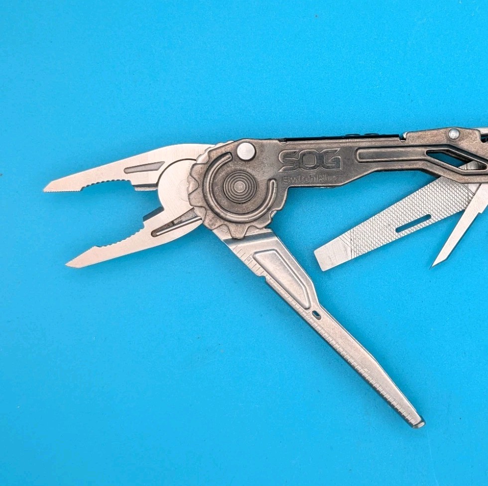 SOG SwitchPlier Plier Knife Multi Tool!