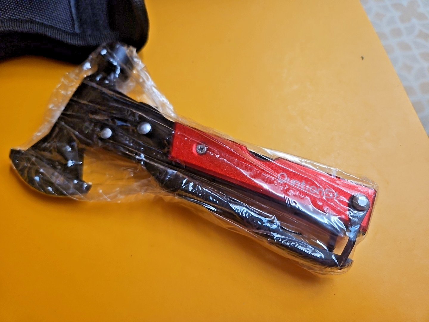 QuntionSt 16 in 1 Multitool Hammer Knife Bottle Opener Wire Cutter Pliers NIB