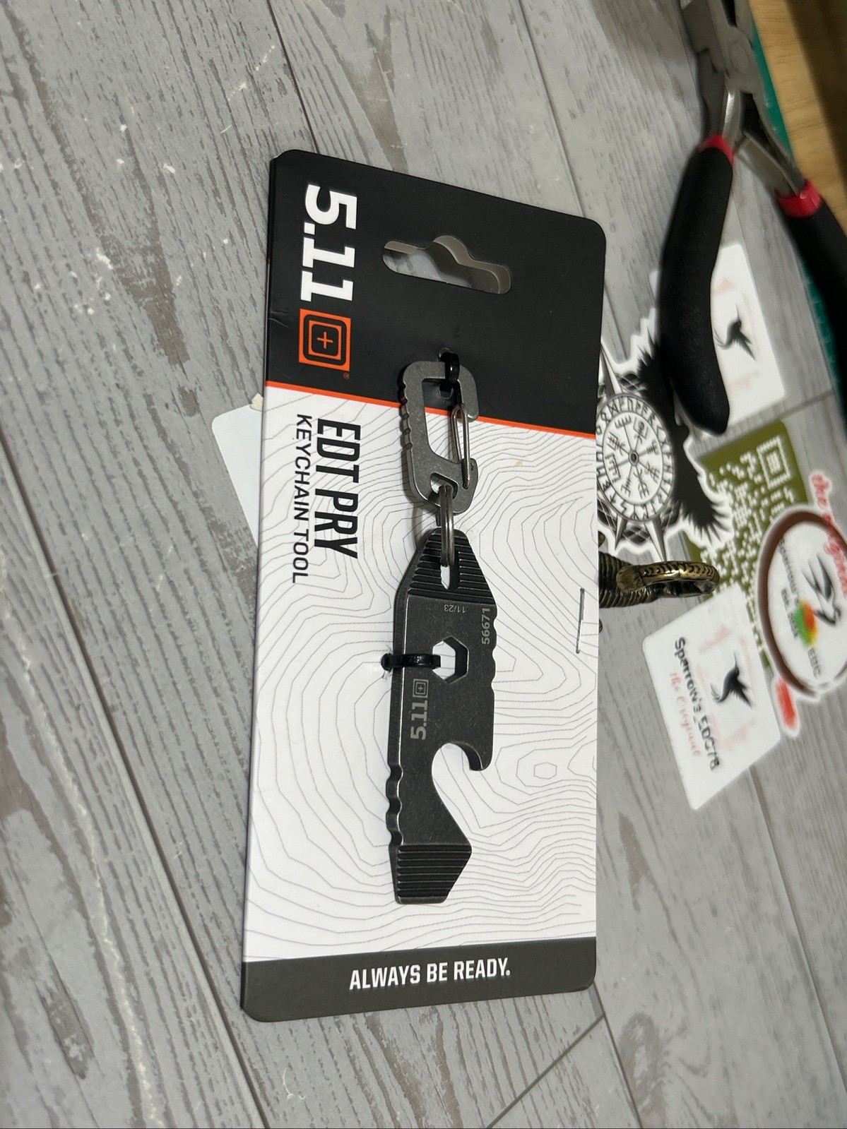 5.11 Tactical EDT PRY EDC Multi Tool with Carabiner Keychain Gunmetal Grey 56671