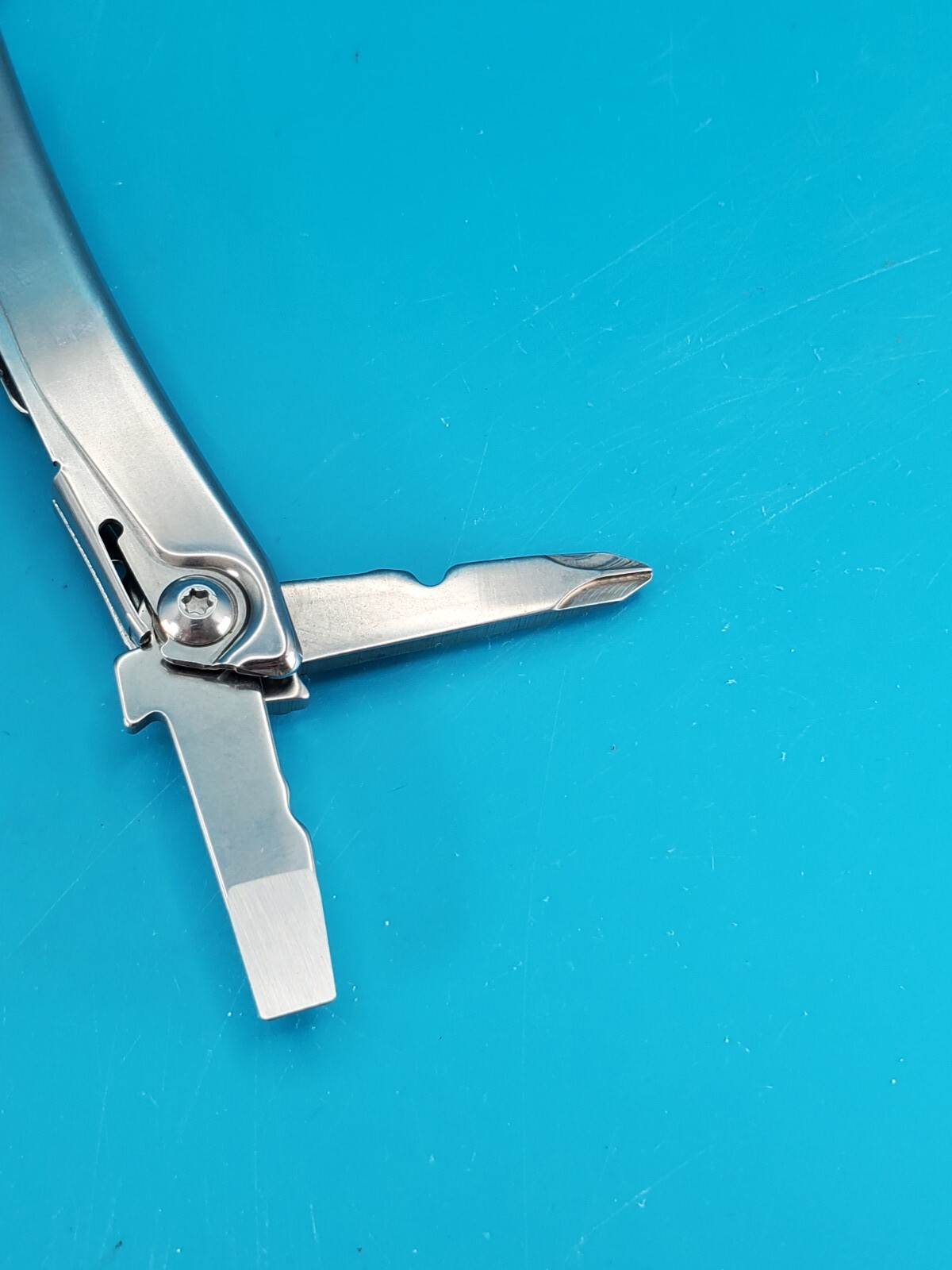 Leatherman Rev 3.8″ Multi-Tool, Stainless!