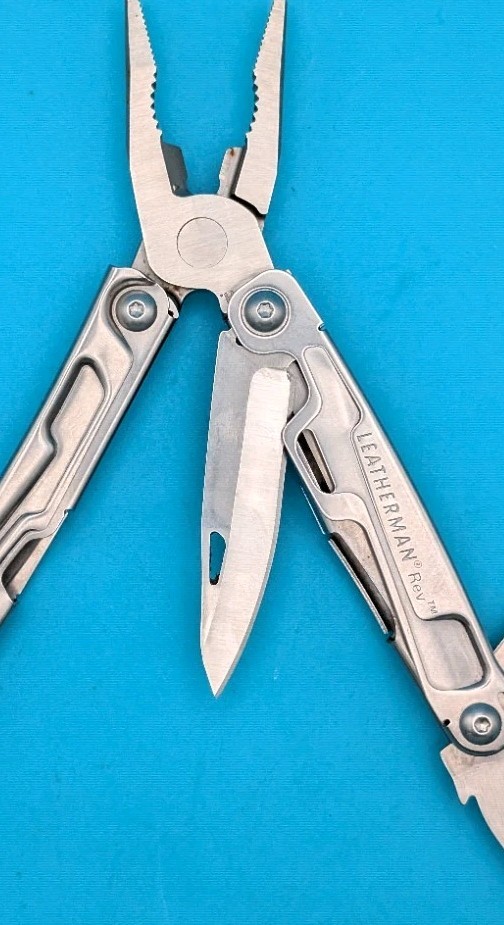 Leatherman Rev 3.8″ Multi-Tool, Stainless!