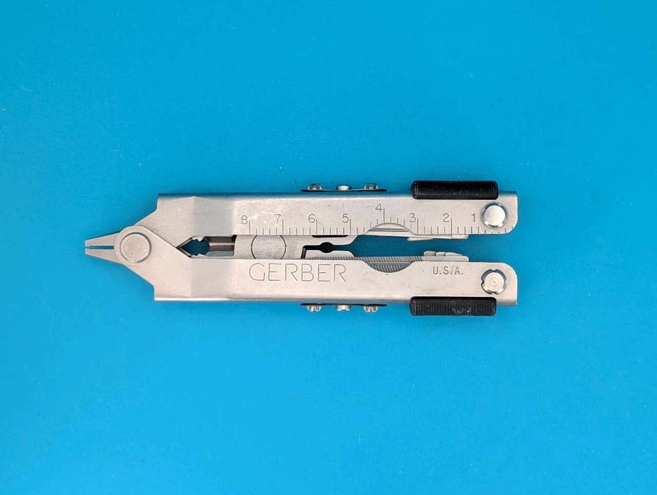 Gerber MP600 Silver Multi-Tool Needle Nose Pliers! NICE!