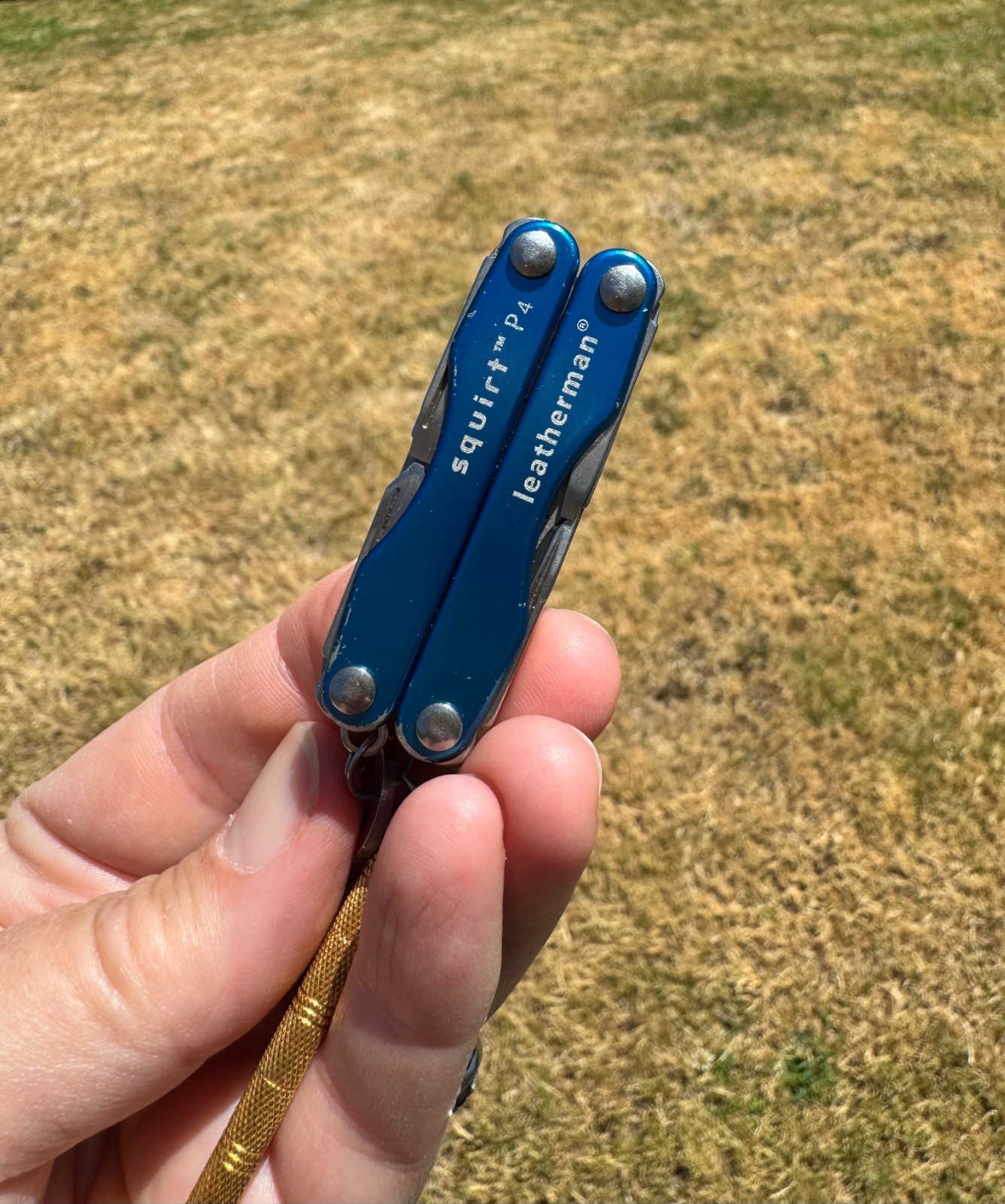 LEATHERMAN SQUIRT P4 TOOL POCKET BLUE MULTI KEY CHAIN