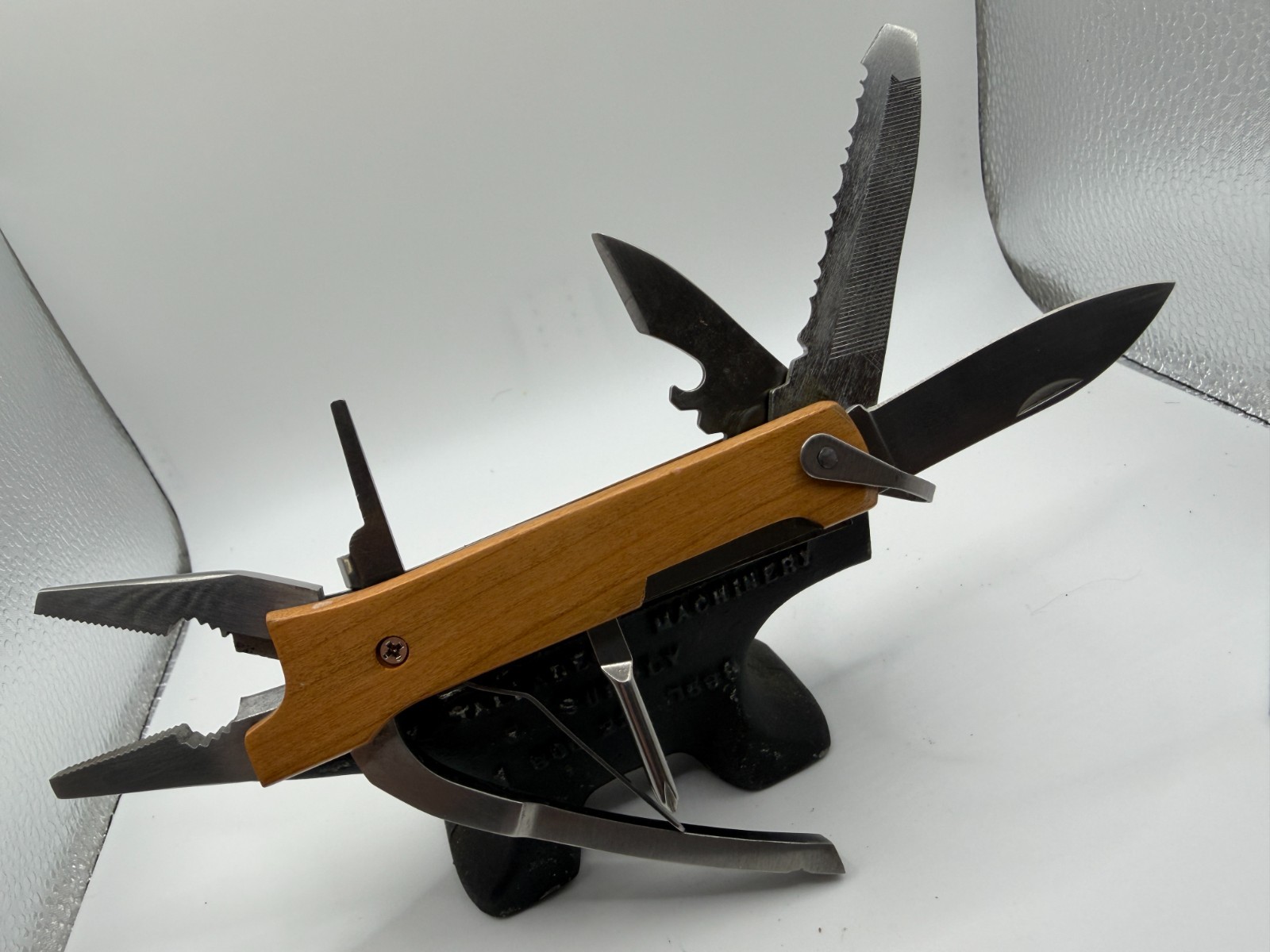 Multi Tool Vermont with Sheath