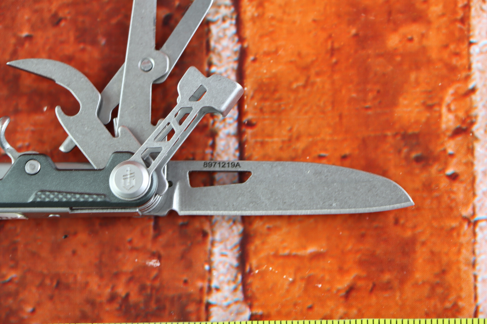 Gerber Armbar Cork Onyx Multi Tool READ