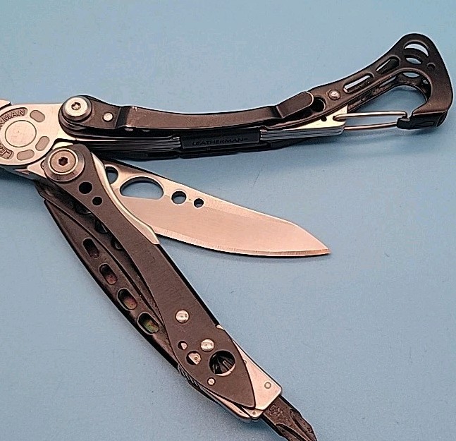 Leatherman Skeletool CX Multi-Tool – Plain Edge 154CM Blade – Driver Bits