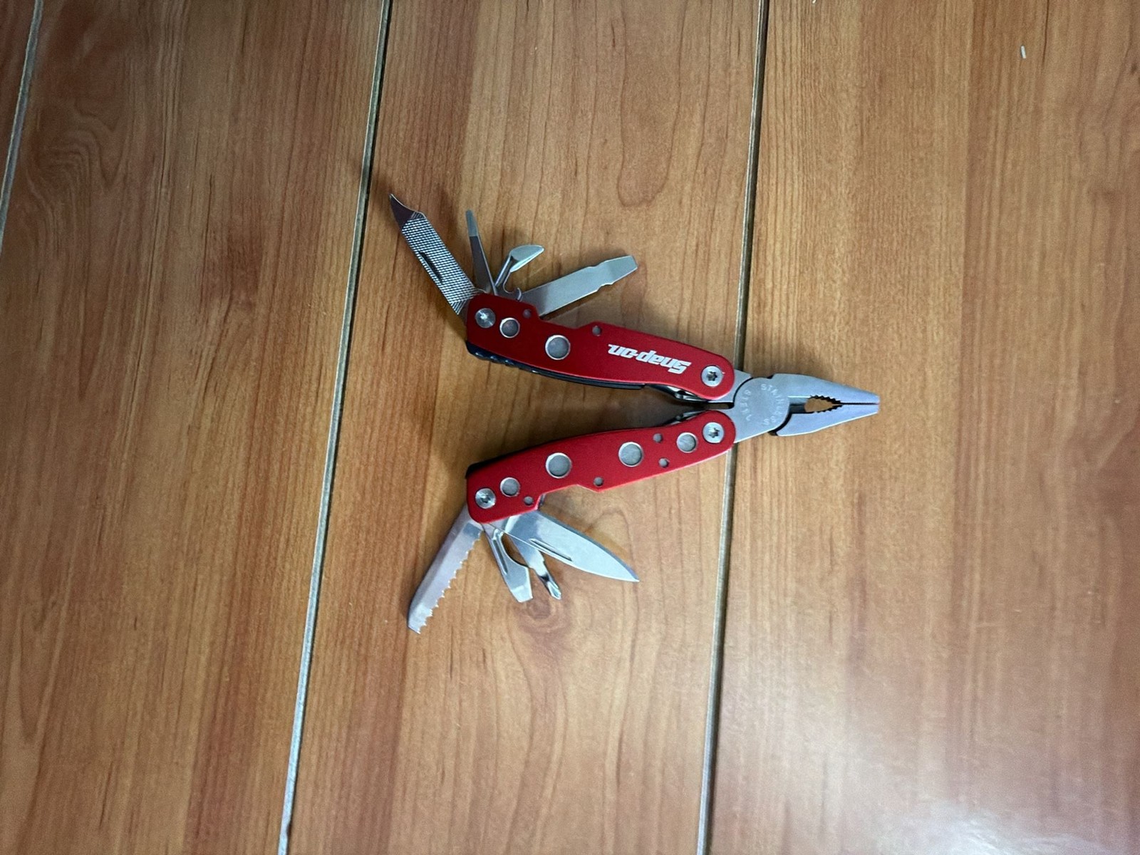 Snap-on Multi-Tool Pocket Knife with Pliers and Carrying Pouch