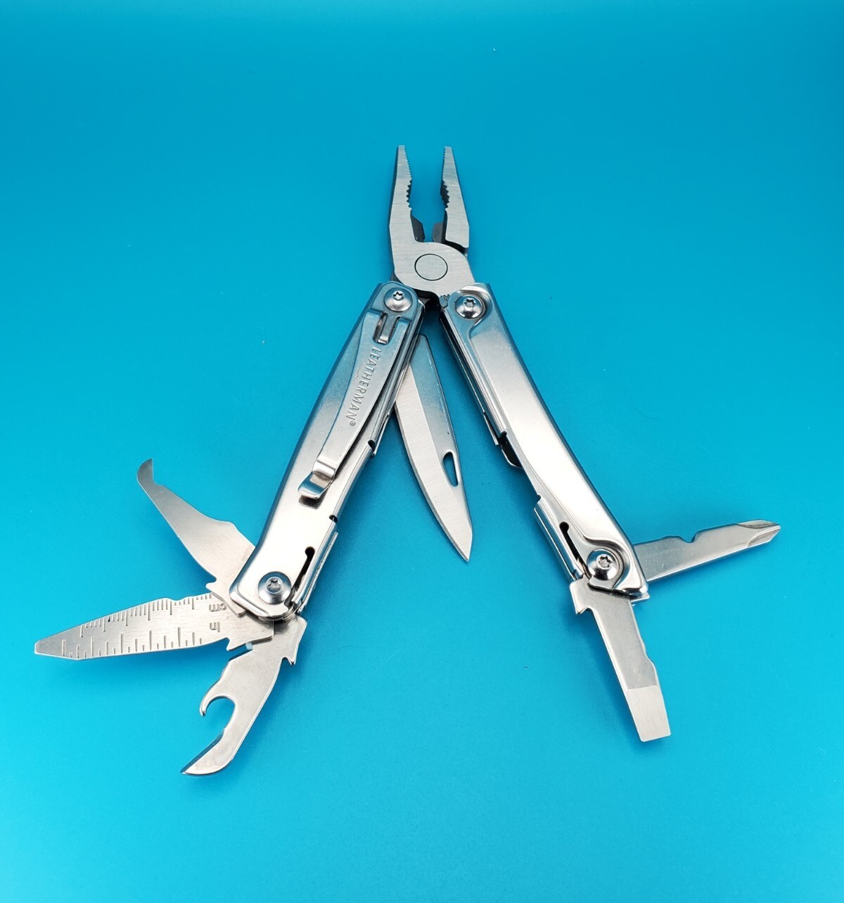 Leatherman Rev 3.8″ Multi-Tool, Stainless! NICE!