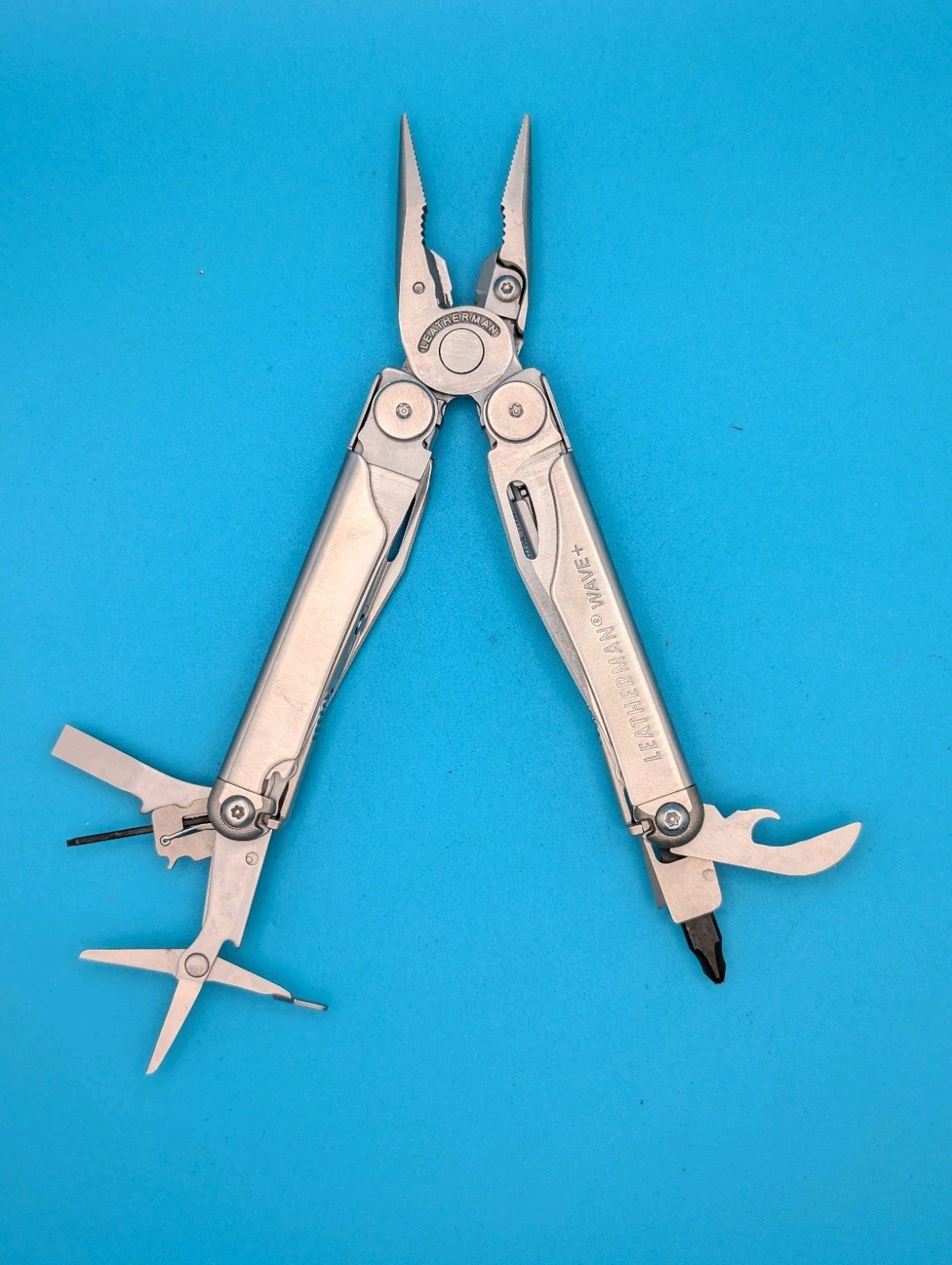 Leatherman Wave Plus + Multi-Tool! FAST SHIPPING! WITH SHEATH! EXCELLENT
