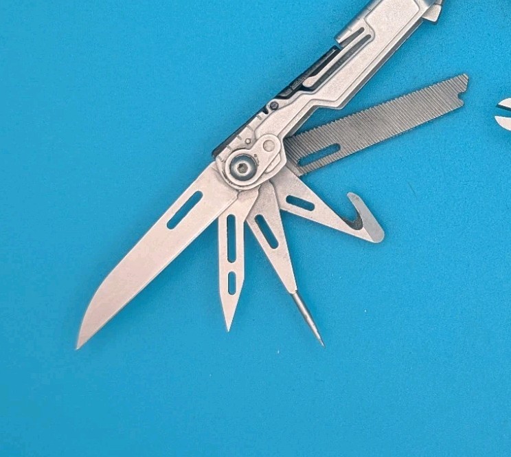 SOG PowerPint Tool Compact Lightweight Silver Multi-Tool!
