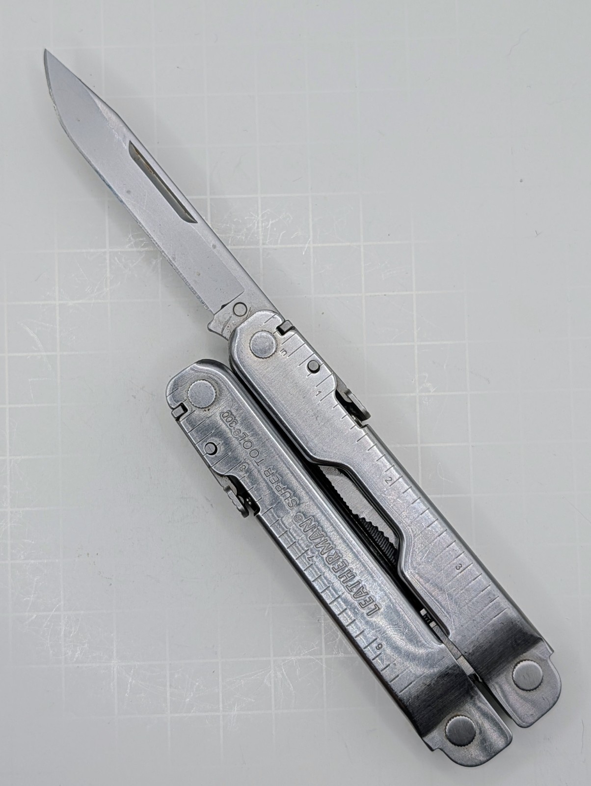 Leatherman Super Tool 300 Stainless 19-In-1 Multi-Tool w/Sheath