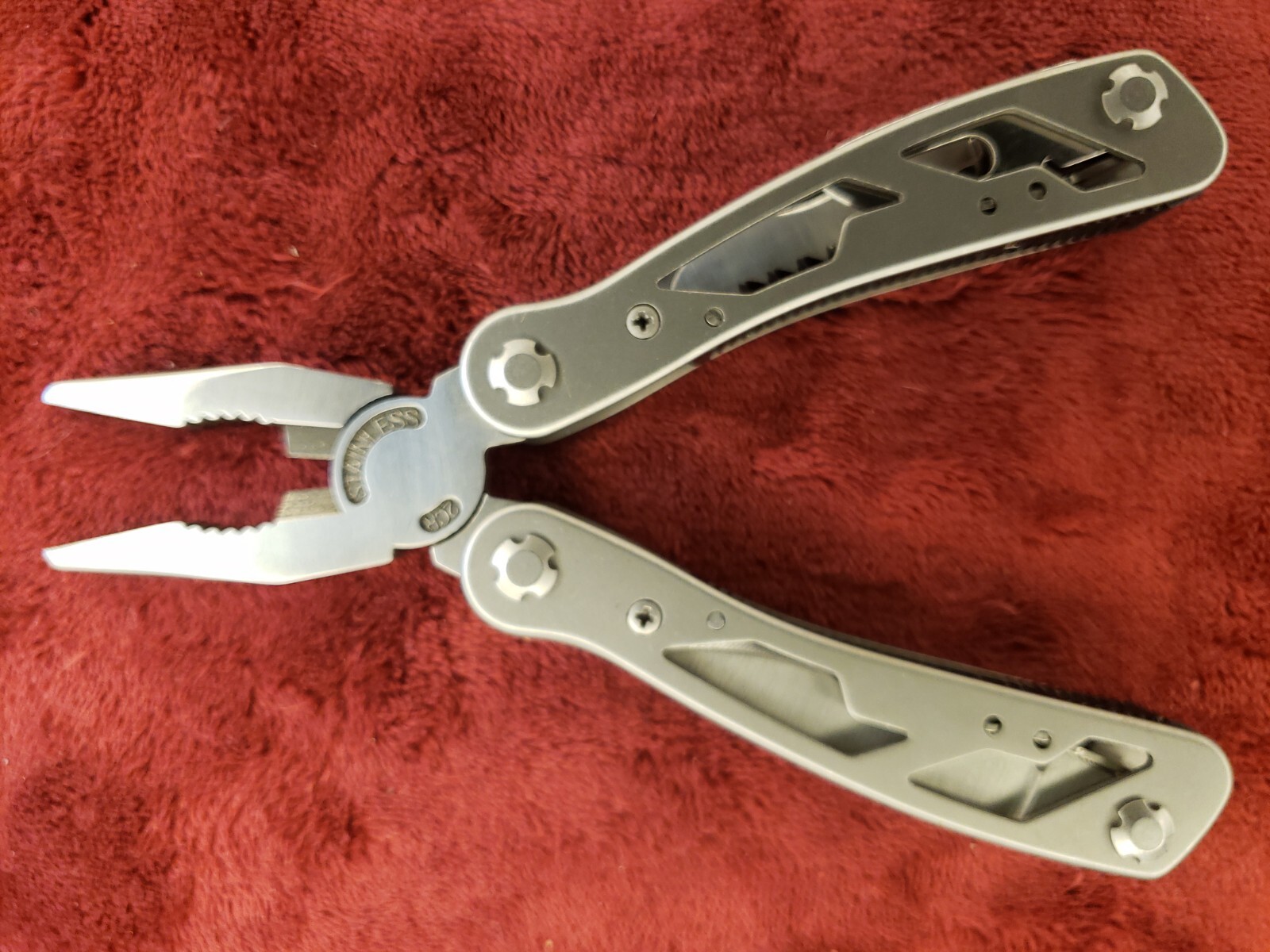 🔪🔪 Stanley 12-In-1 Multi-Tool Knife 12 Tools, Nylon Sheath 84519K