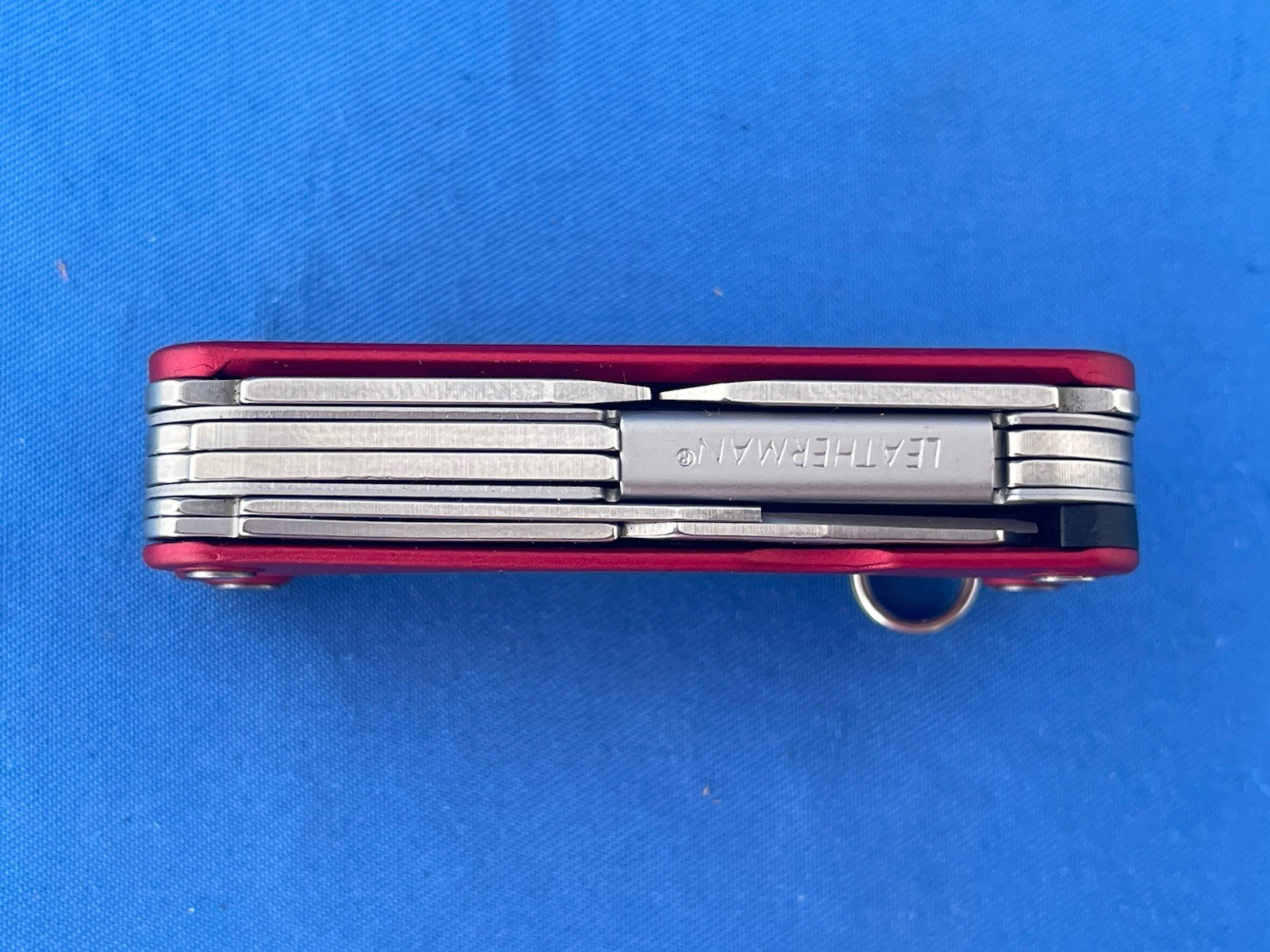 Leatherman Squirt ES4 Multi Tool Knife Wire Stripper New In The Box Red