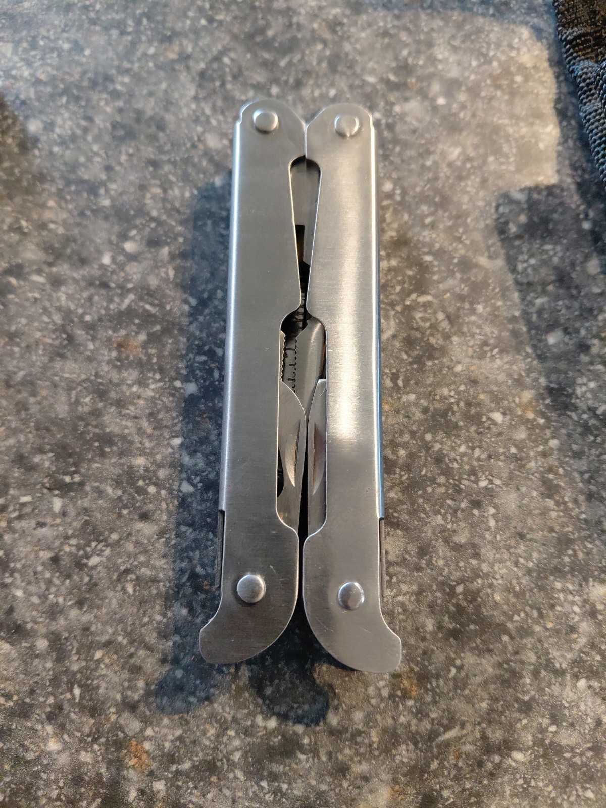 Multi-tool w/ 11 Bit Screwdriver Unbranded w/ Case See Pics