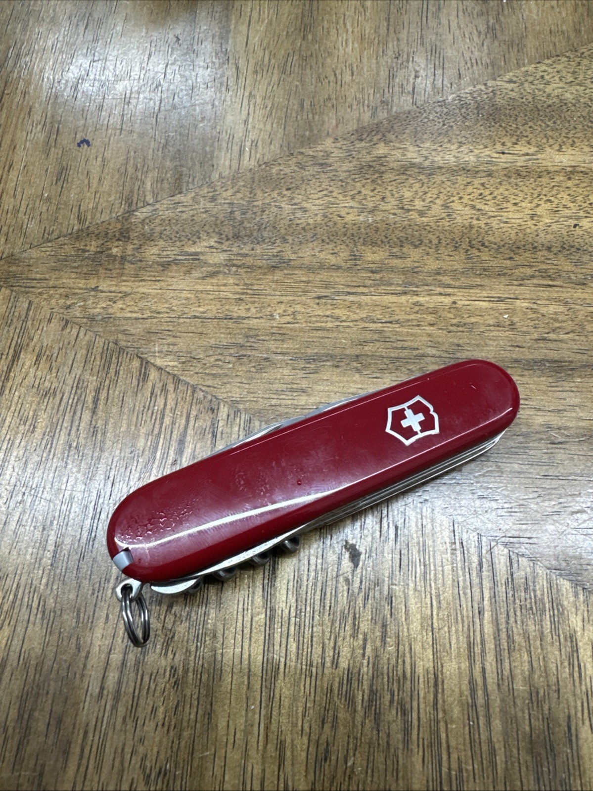 Swiss Army Original Knife Red Huntsman 15 Functions Victorinox 1.3713