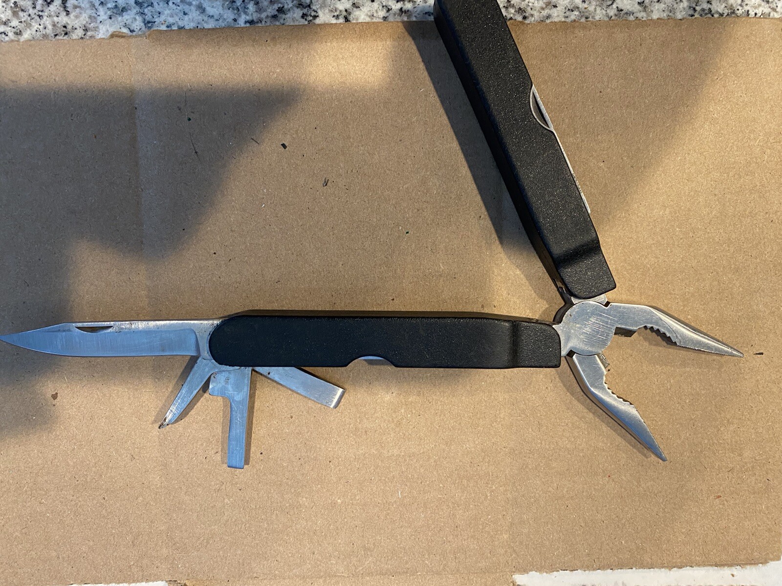 Multi tool Unbranded- Used – With Plastic Carrying Case