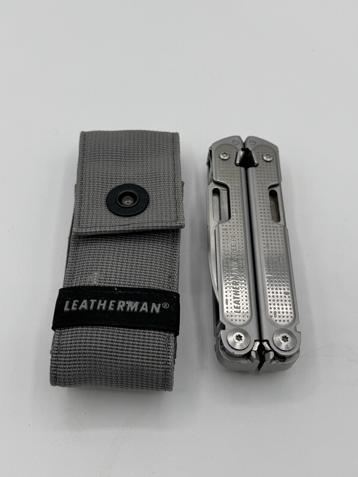 Leatherman FREE P4 Retired Multi Tool Pocket Clip Gray Sheath USA Stainless READ
