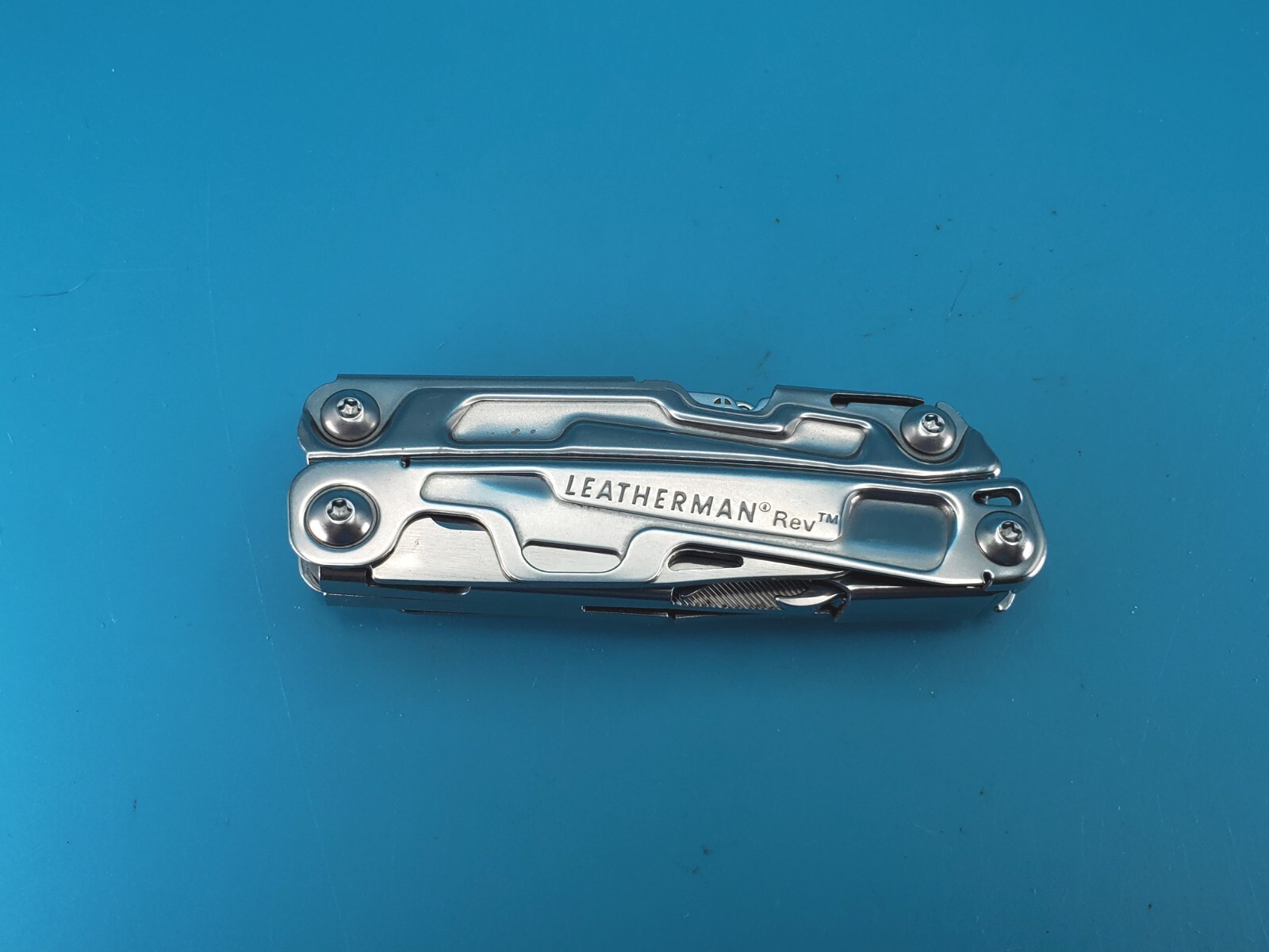Leatherman Rev 3.8″ Multi-Tool, Stainless! *MINOR RUST ON ITEM*