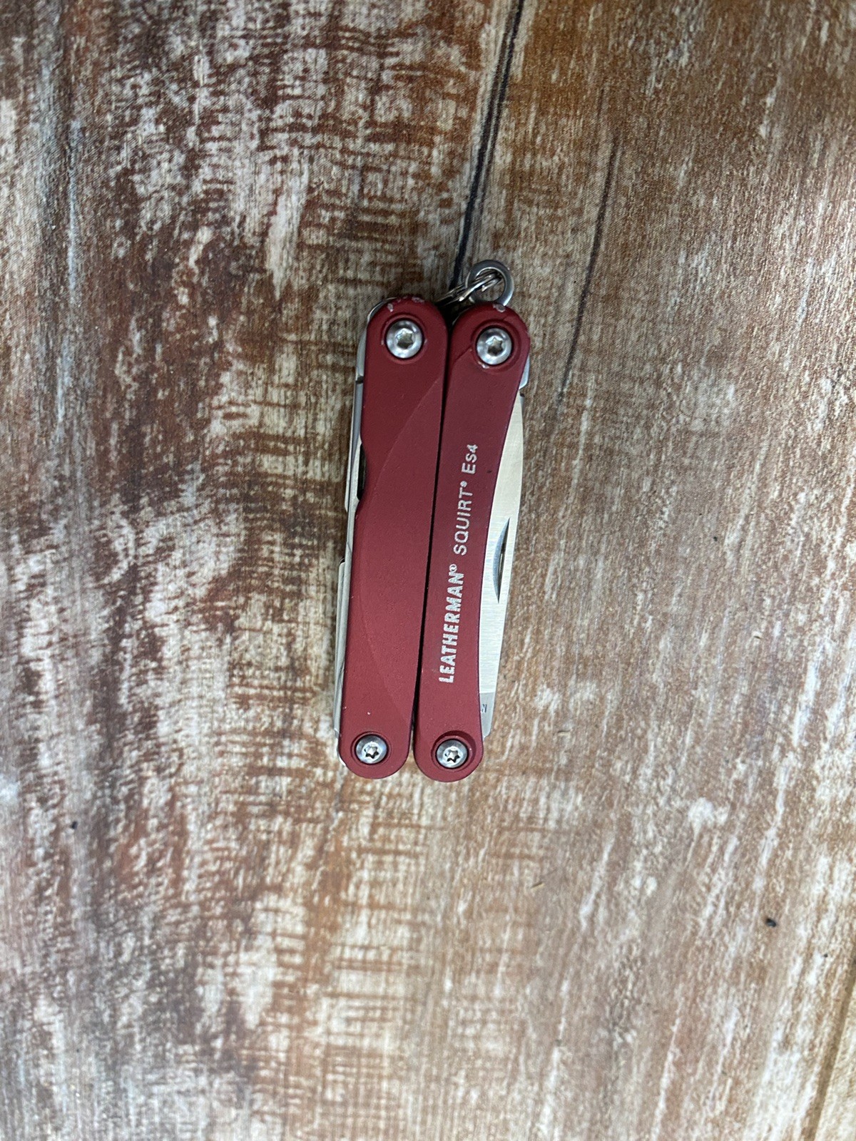 Leatherman Squirt ES4 Multi-Tool, Knife, Wire Strippers, Red – Canon – Excellent