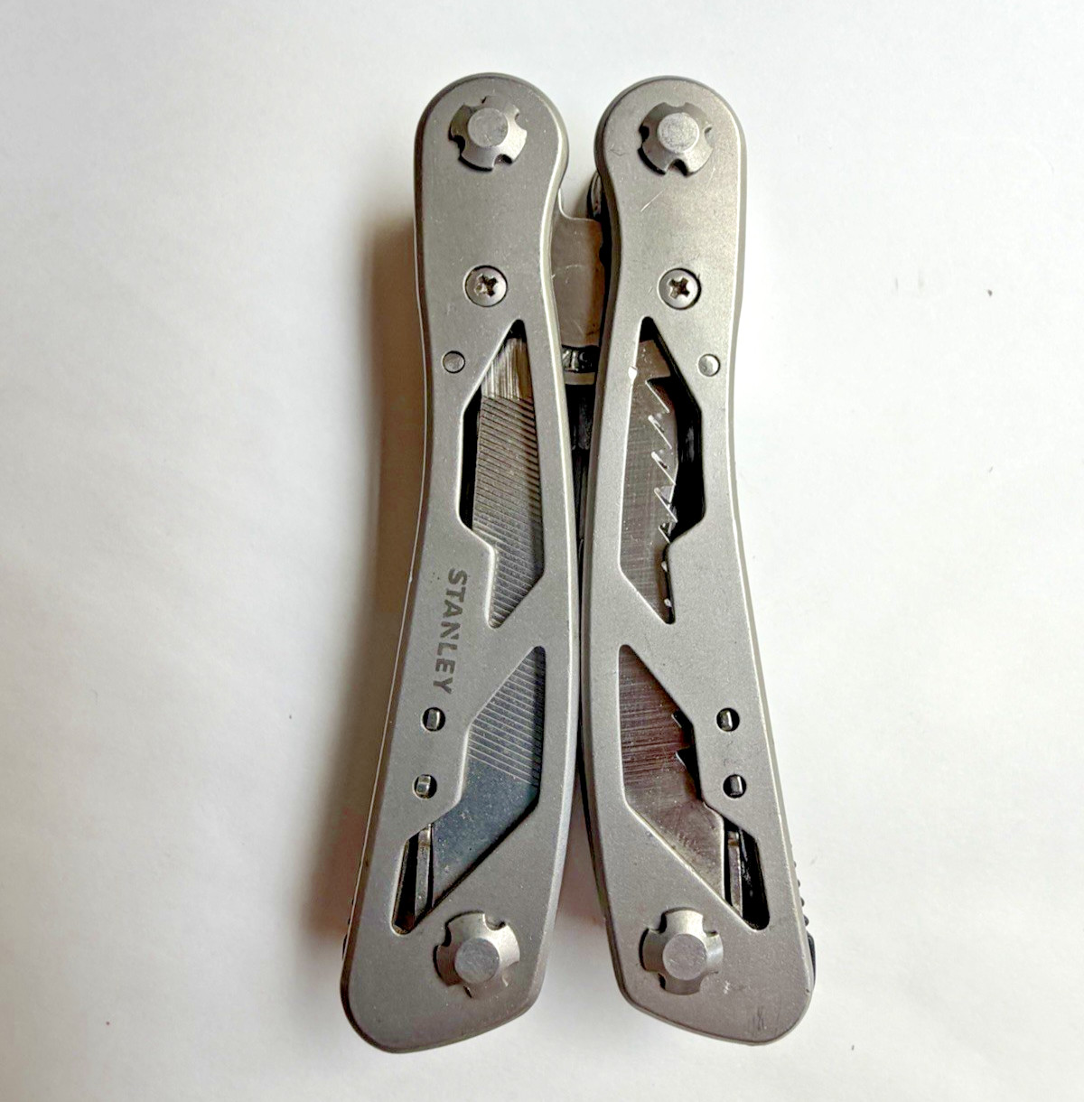 Stanley 13-in-1 Multi-Tool Pocket Knife Stainless Steel Pliers Non Slip Grip