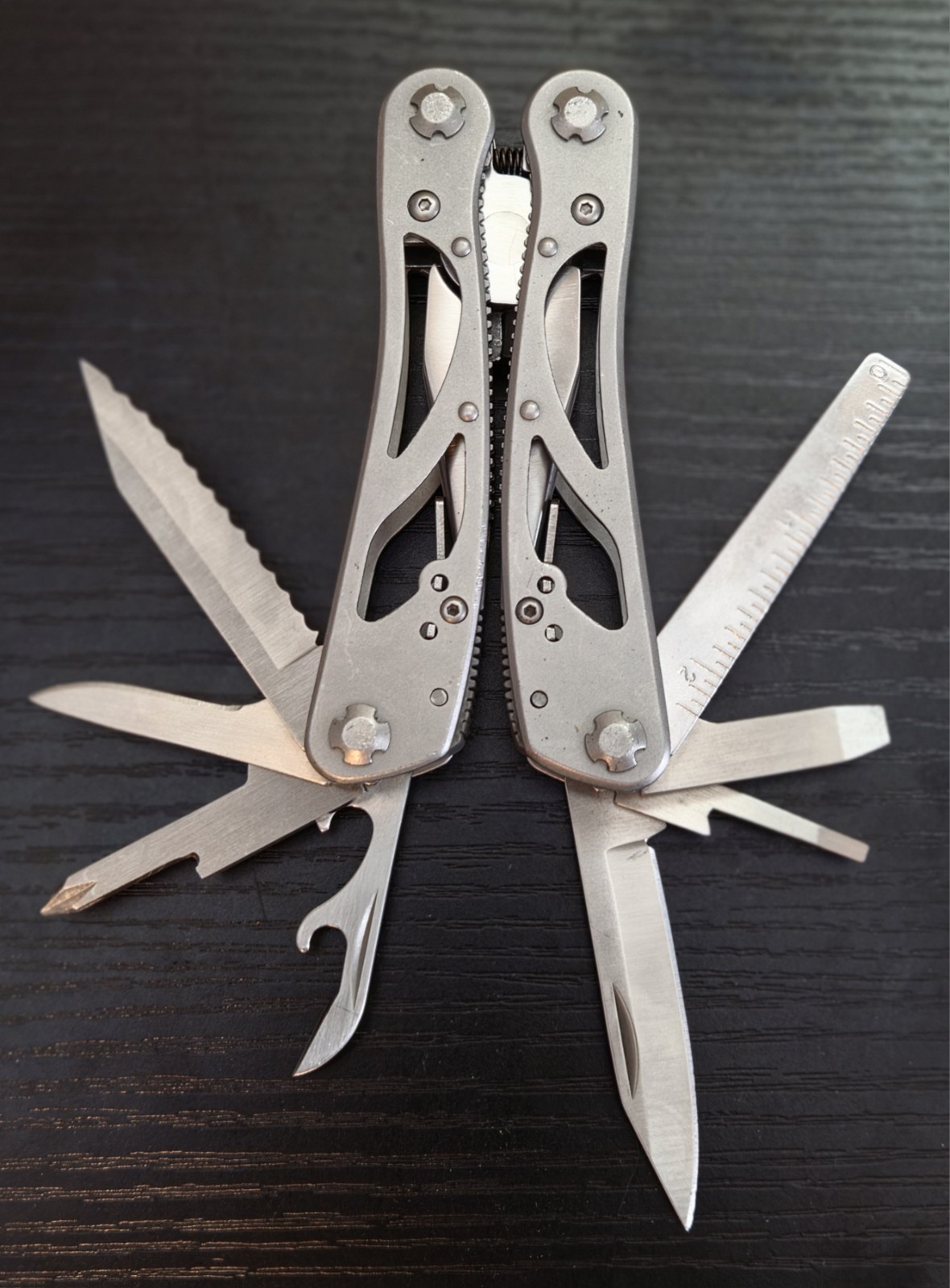 TSA CONFISCATED Name Brand Multi-Tools – Hand Picked (LOT OF 5)