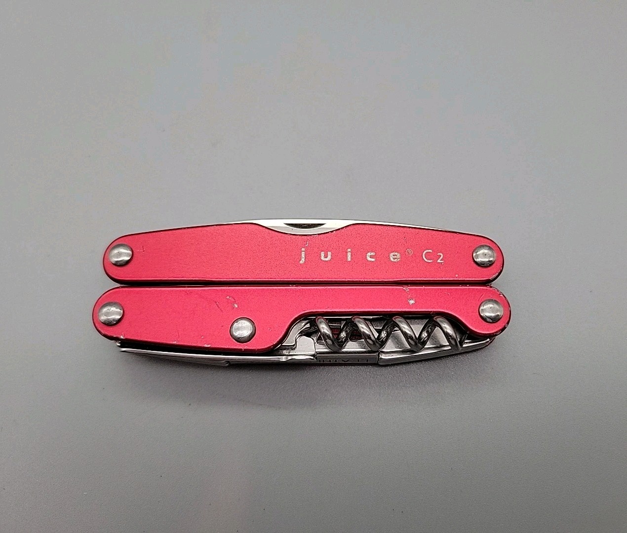 Leatherman JUICE C2 Multitool – Dated 1204 – Red – Knife, Pliers *Retired*