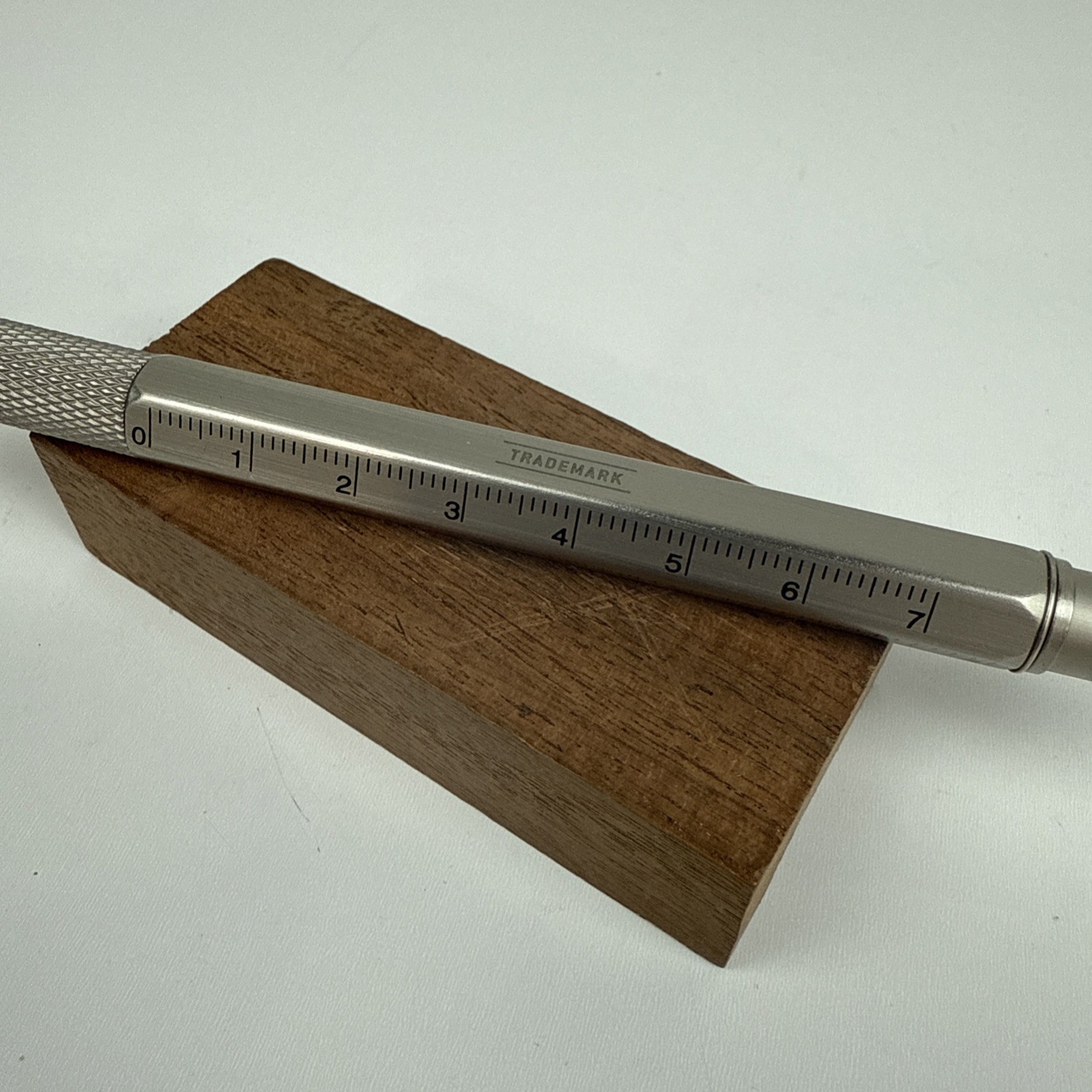 Gentlemen’s Hardware Tooling Pen Multi-Purpose Tool Silver Color Pen Screwdriver