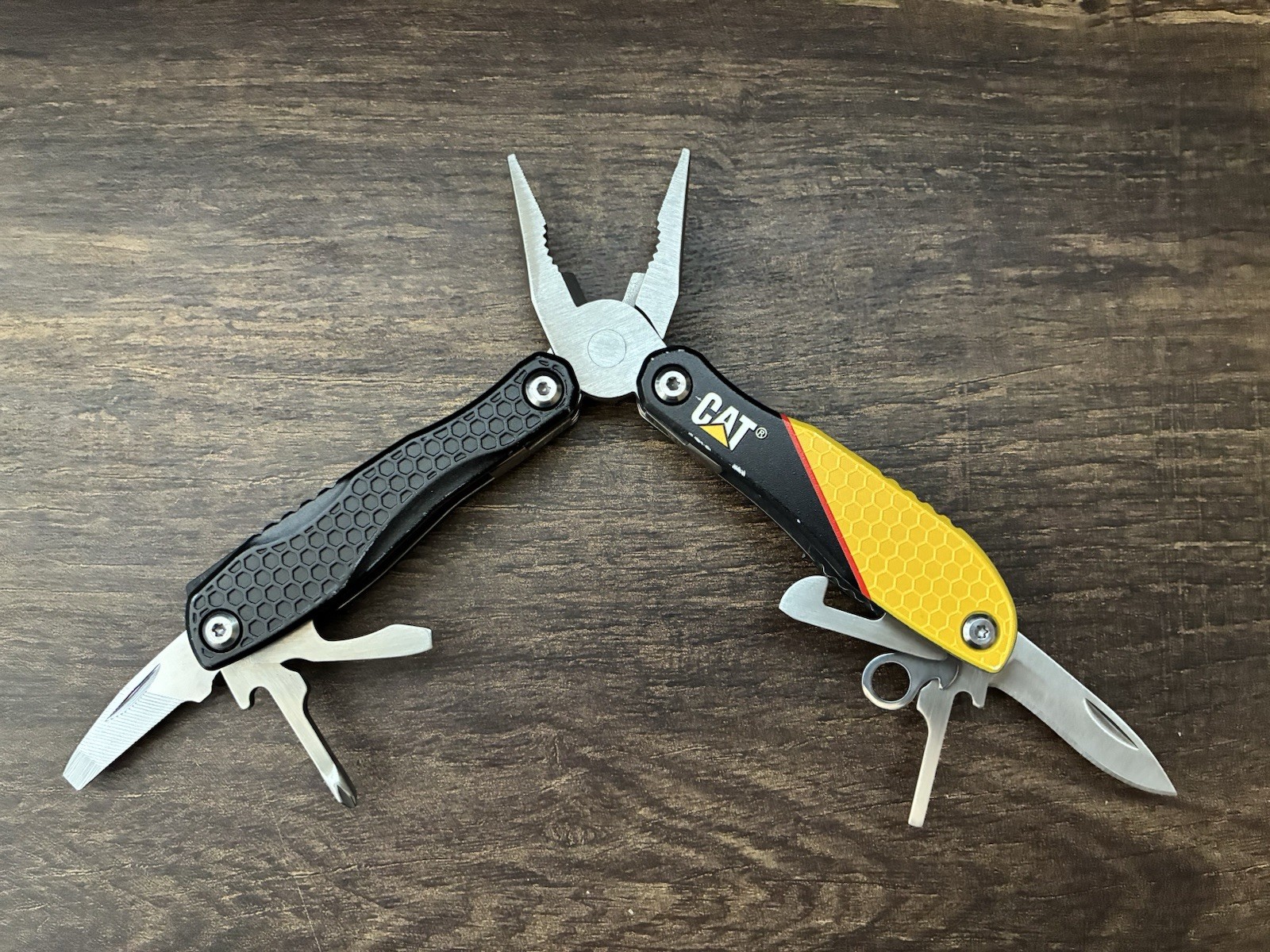 CAT Black & Yellow Multi-Function Tool 12-in-1