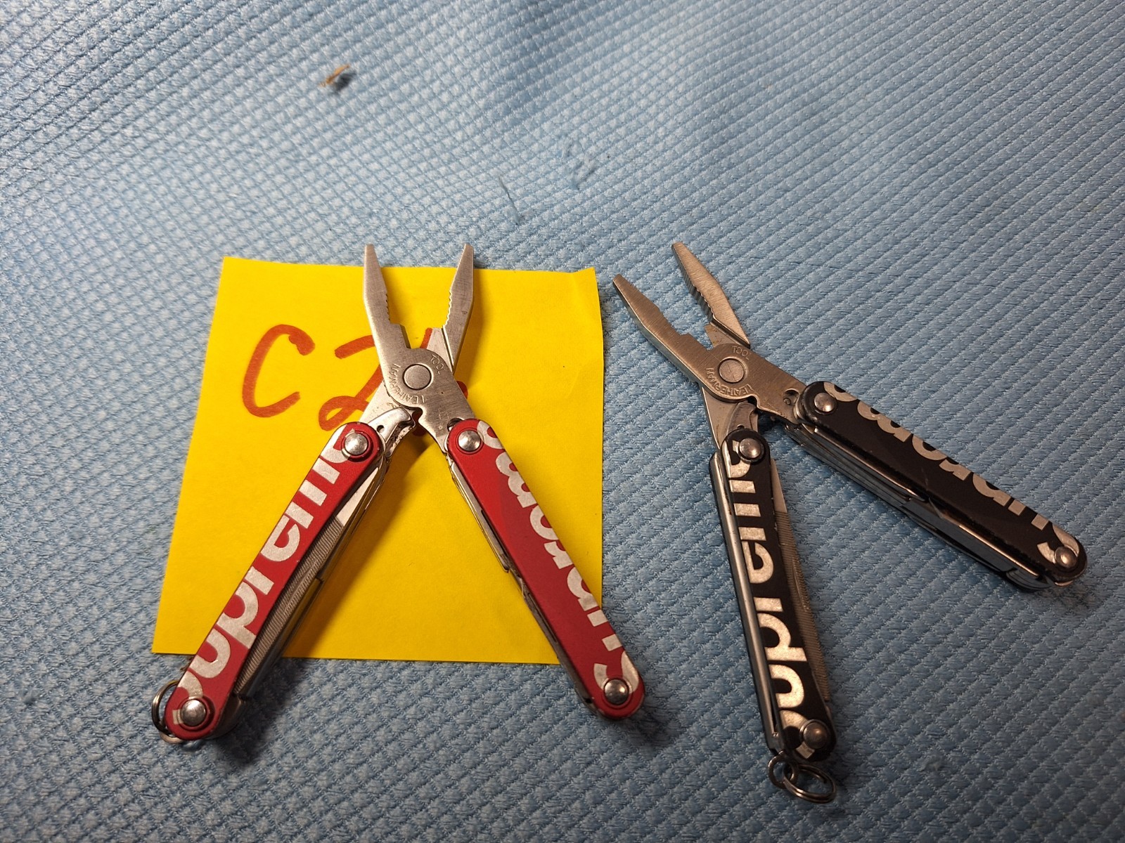 2 LEATHERMAN SUPREME PS4 SQUIRT Multi Tools AIRPORT CONFISCATION Lot C26