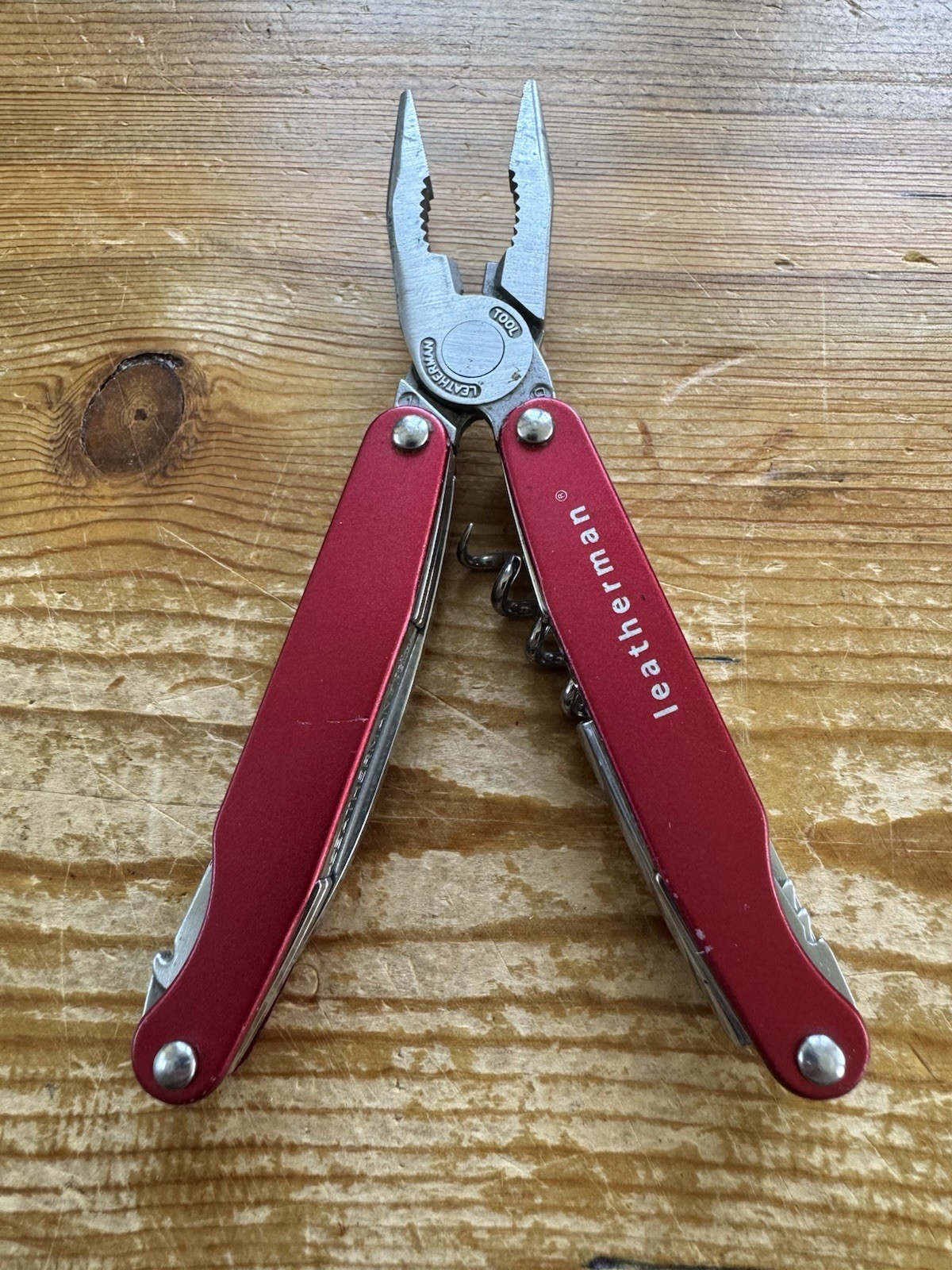 Leatherman Juice C2 Red Multi Tool! RETIRED!