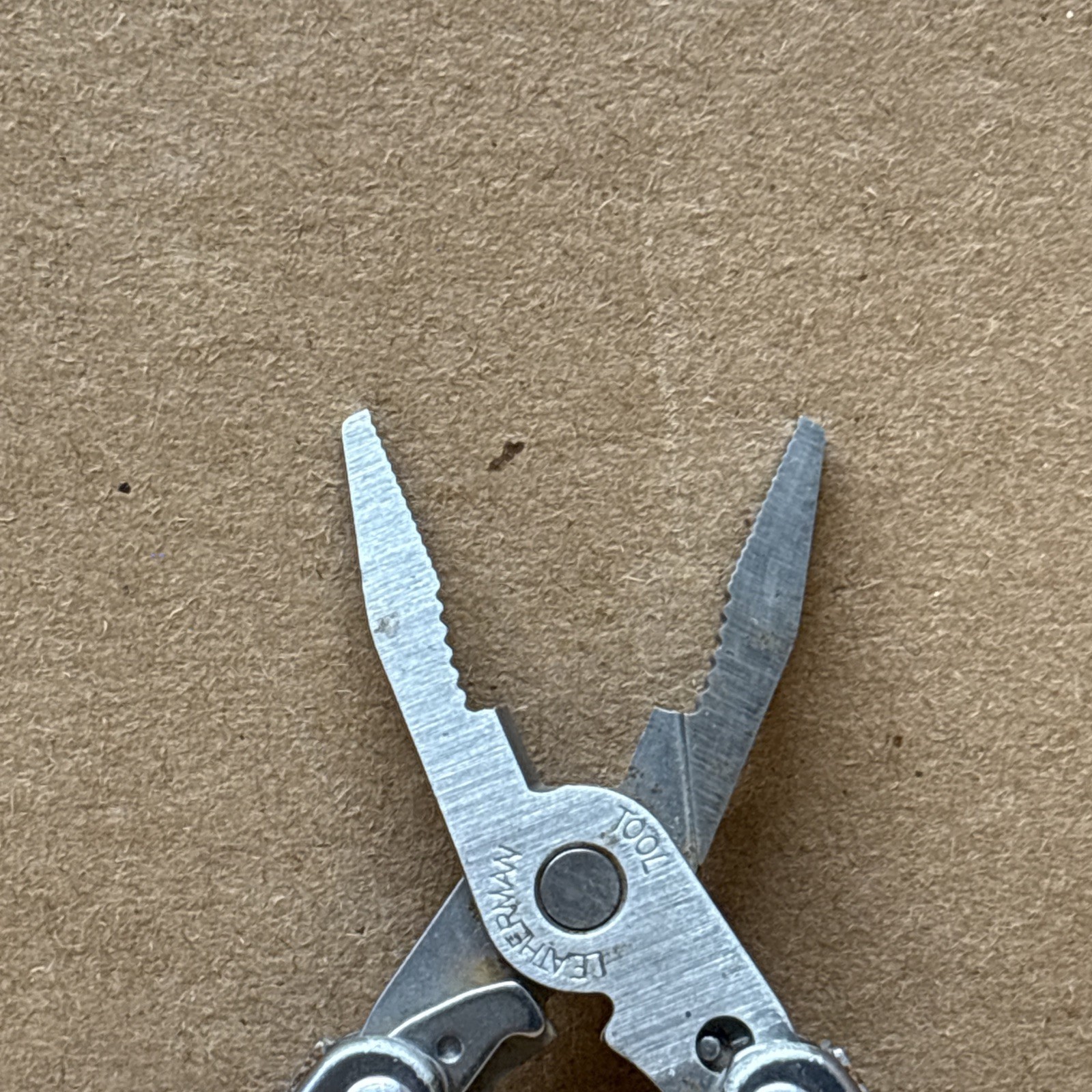 Leatherman Squirt P4 Gray Keychain Multi Tool w/Pliers Excellent Used Condition