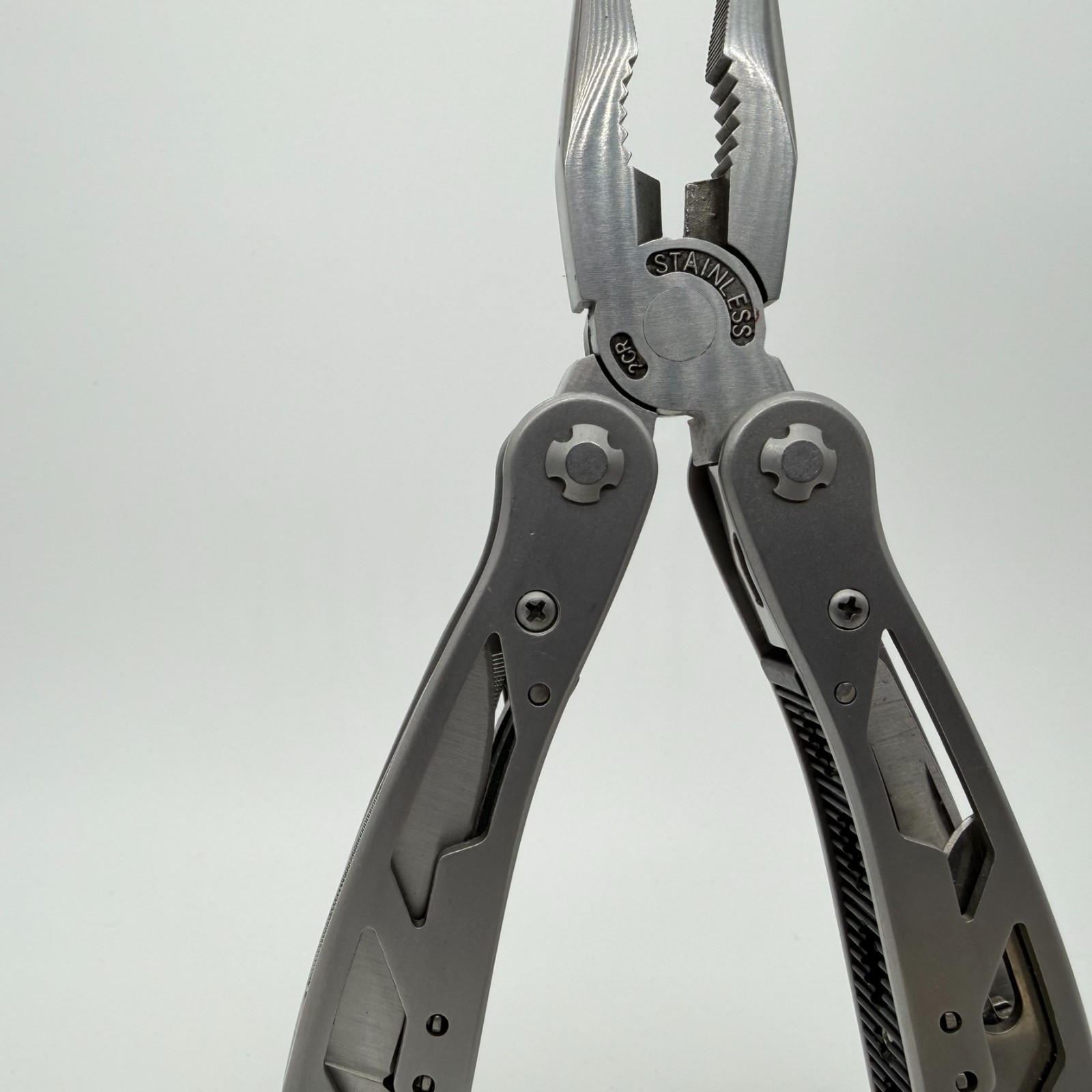 Stanley 12-in-1 Multi-Tool Pliers Pocket Knife Saw File Screwdriver EDC Gear